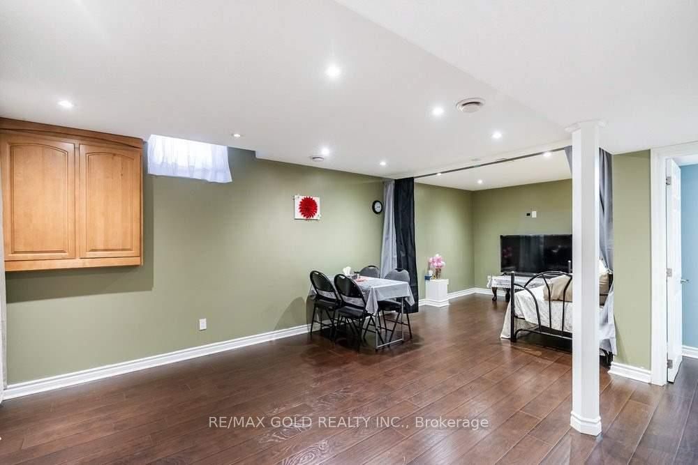 573 Burnett Avenue Property Photo 28