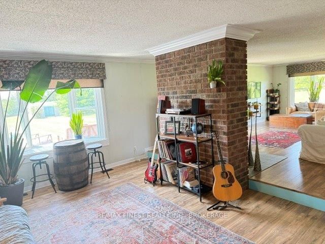 4459 Davidson Road Property Photo 4