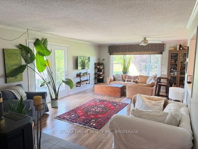 4459 Davidson Road Property Photo 6