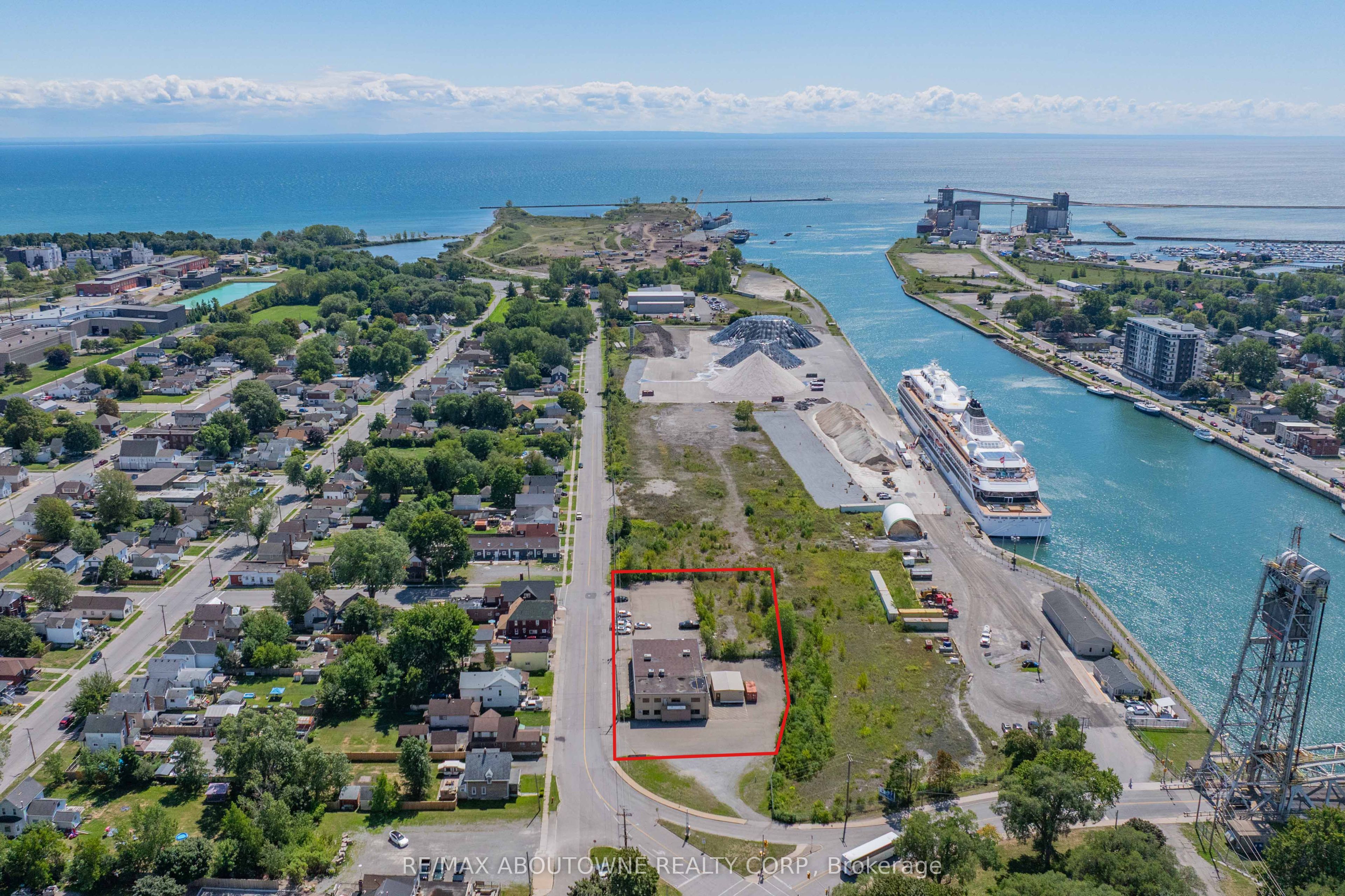 198 Welland Street Property Photo 1