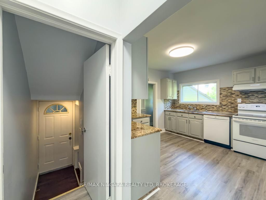 5576 Desson Avenue Property Photo 12
