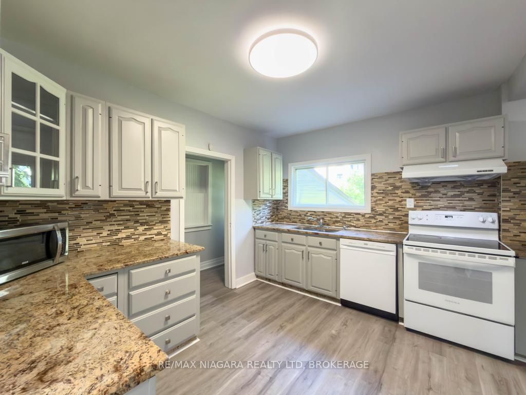 5576 Desson Avenue Property Photo 18