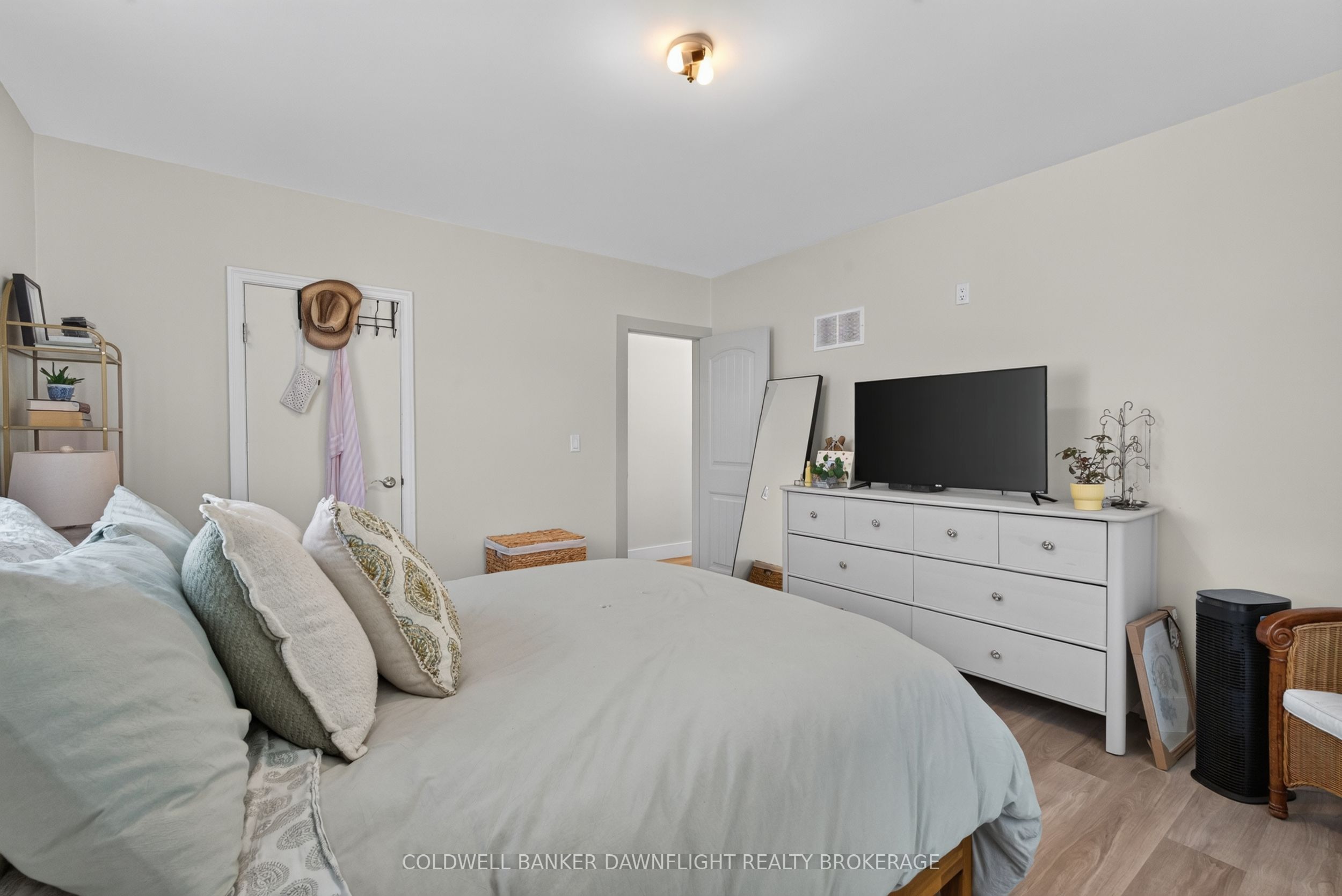 126 Centre Street Property Photo 23