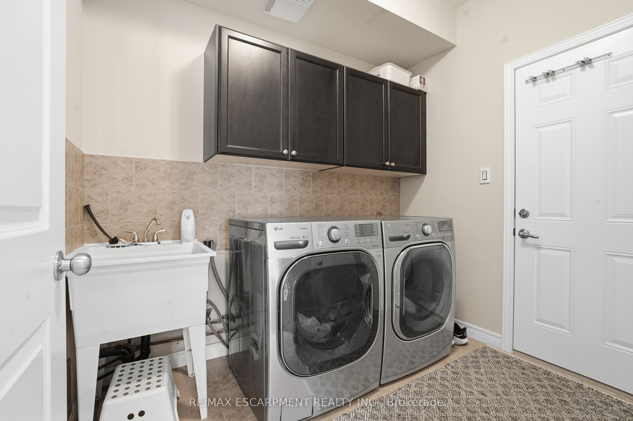 441 Stonehenge Drive 40 Property Photo 14