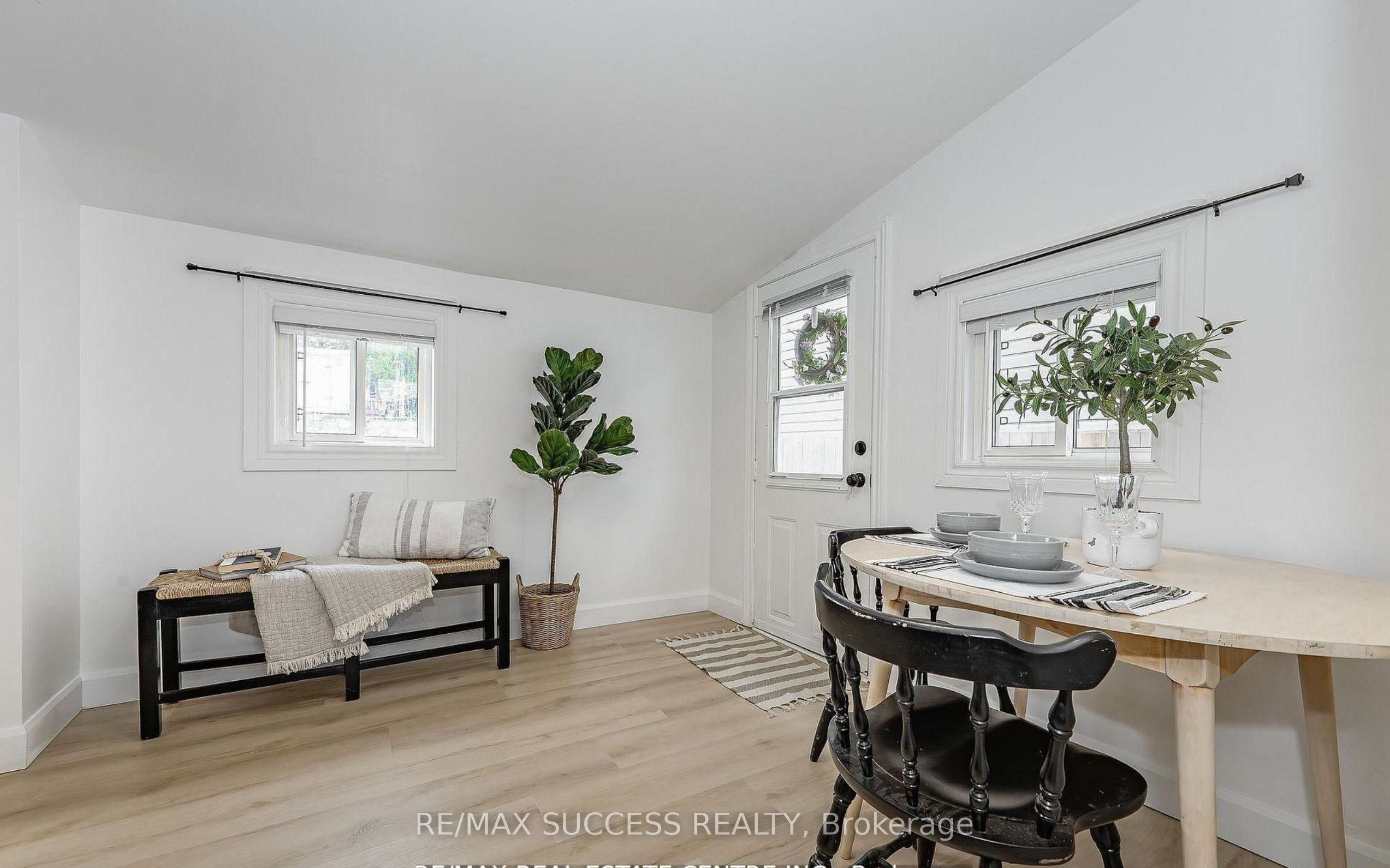 17 Dover Street Property Photo 10