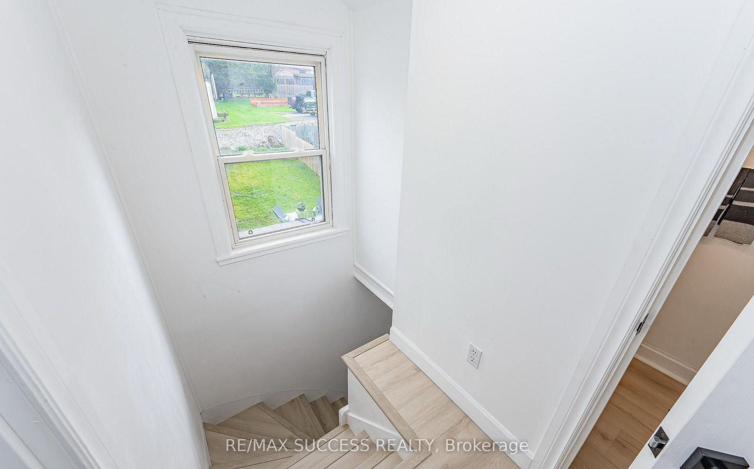 17 Dover Street Property Photo 19