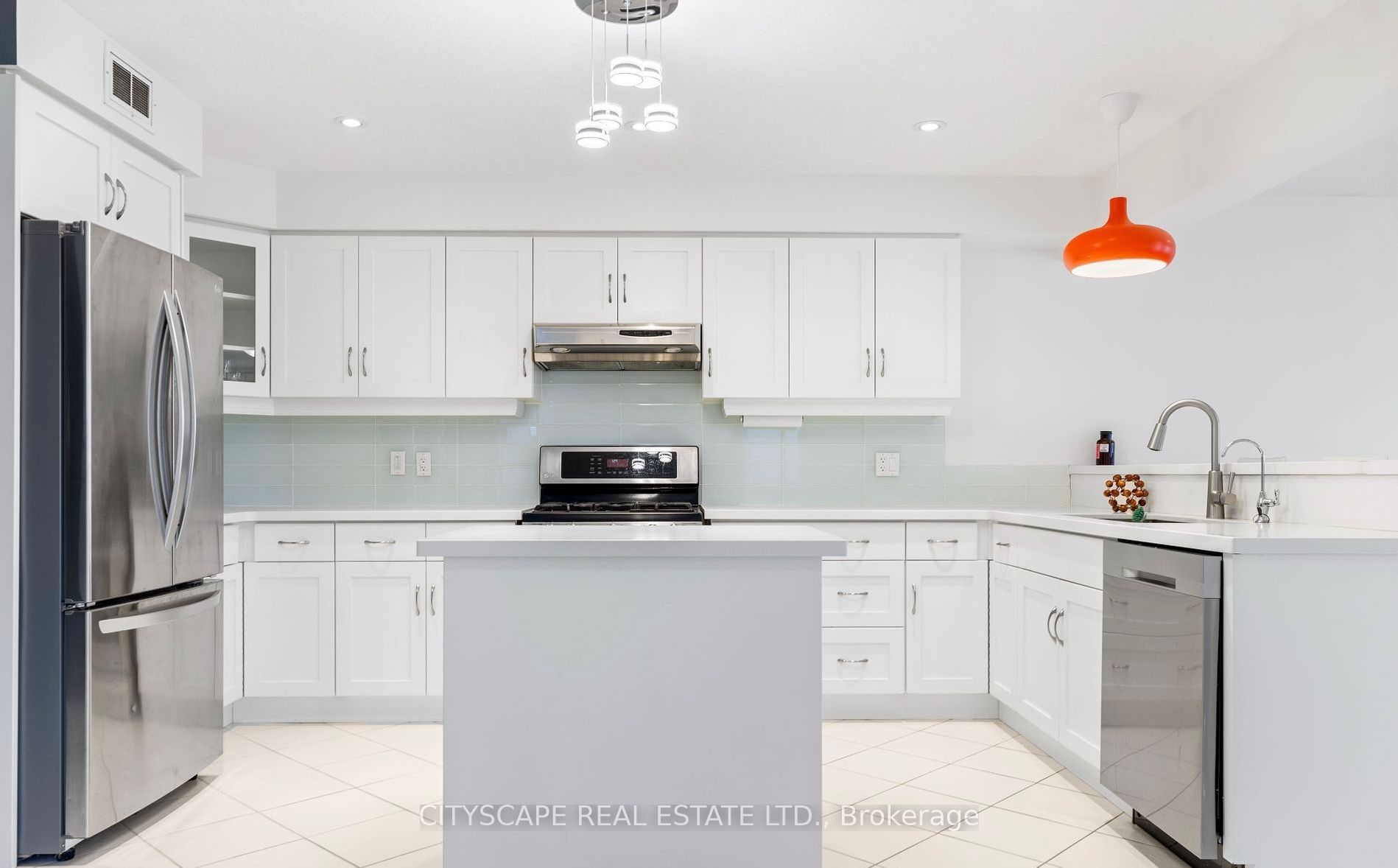 1831 Reilly Walk Property Photo 3