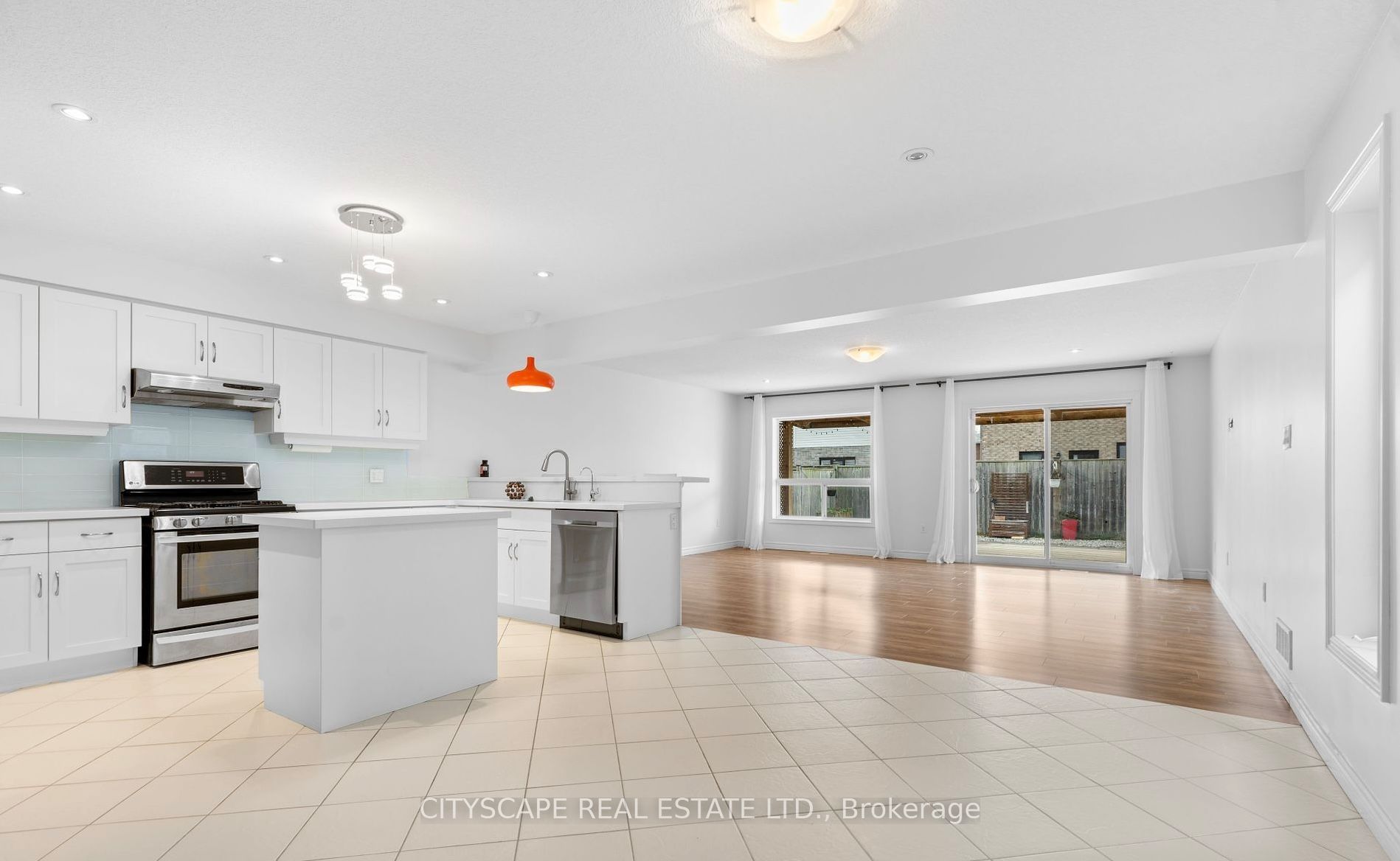 1831 Reilly Walk Property Photo 4