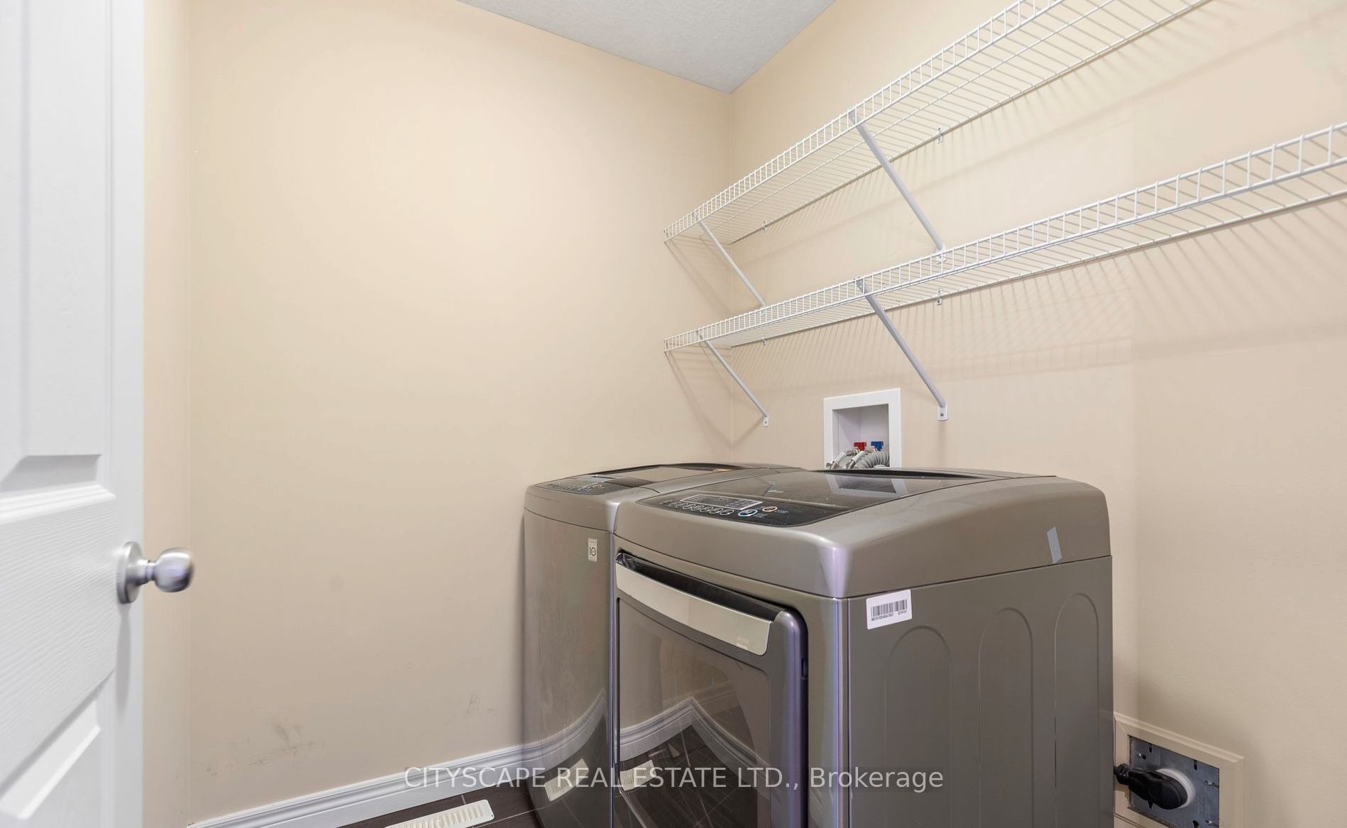 1831 Reilly Walk Property Photo 8