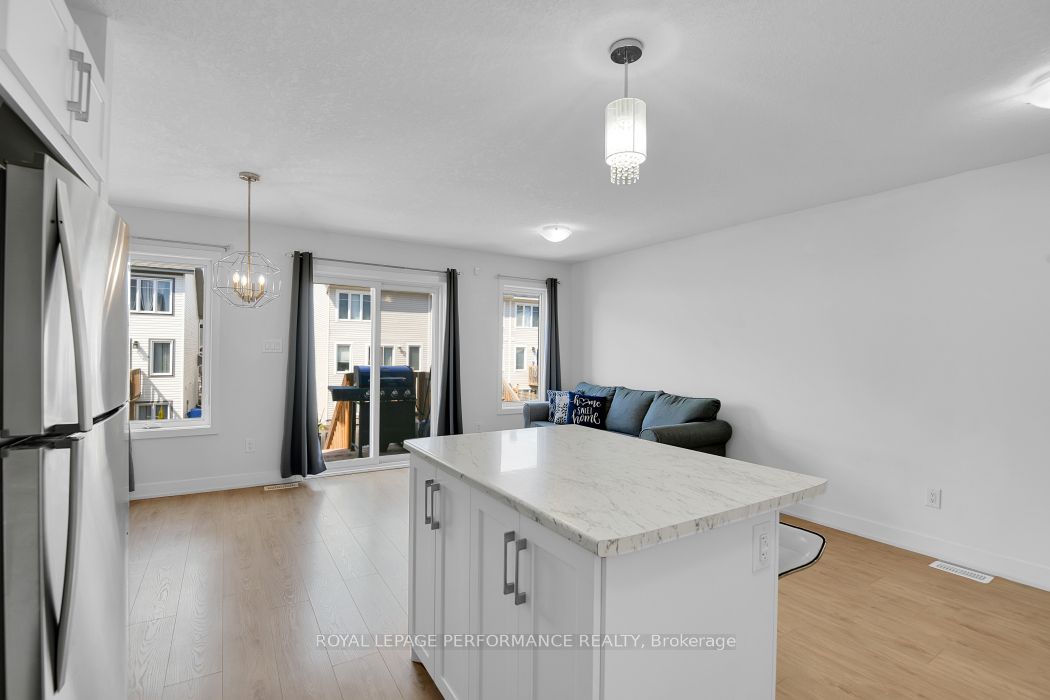 30 Whitcomb Crescent Property Photo 13