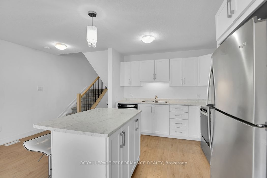 30 Whitcomb Crescent Property Photo 14