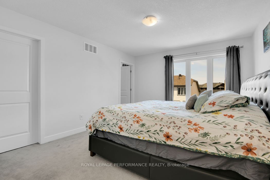 30 Whitcomb Crescent Property Photo 16