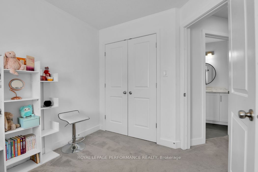 30 Whitcomb Crescent Property Photo 22