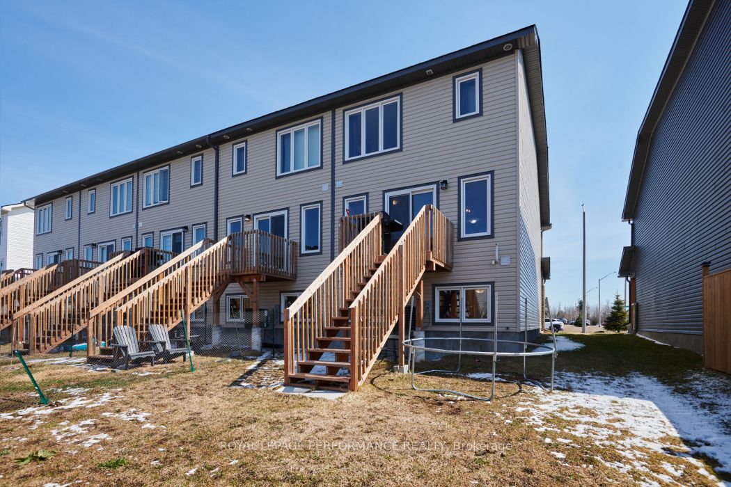 30 Whitcomb Crescent Property Photo 30