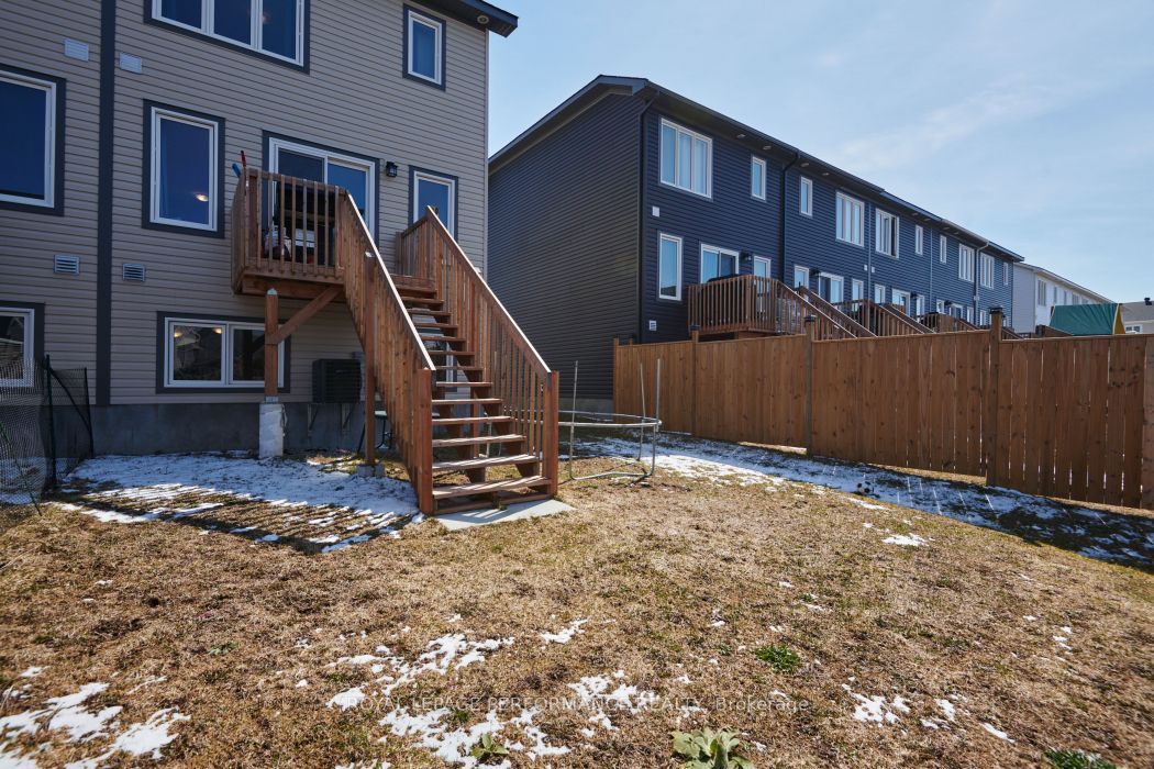 30 Whitcomb Crescent Property Photo 33