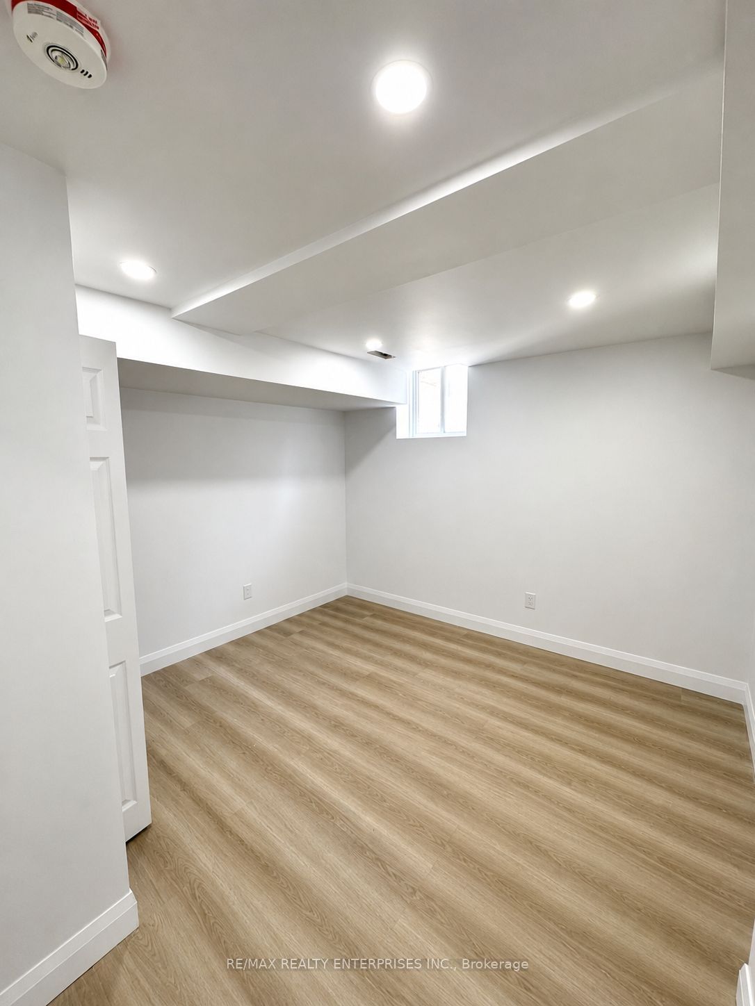 154 Thames Way Basement Property Photo 4