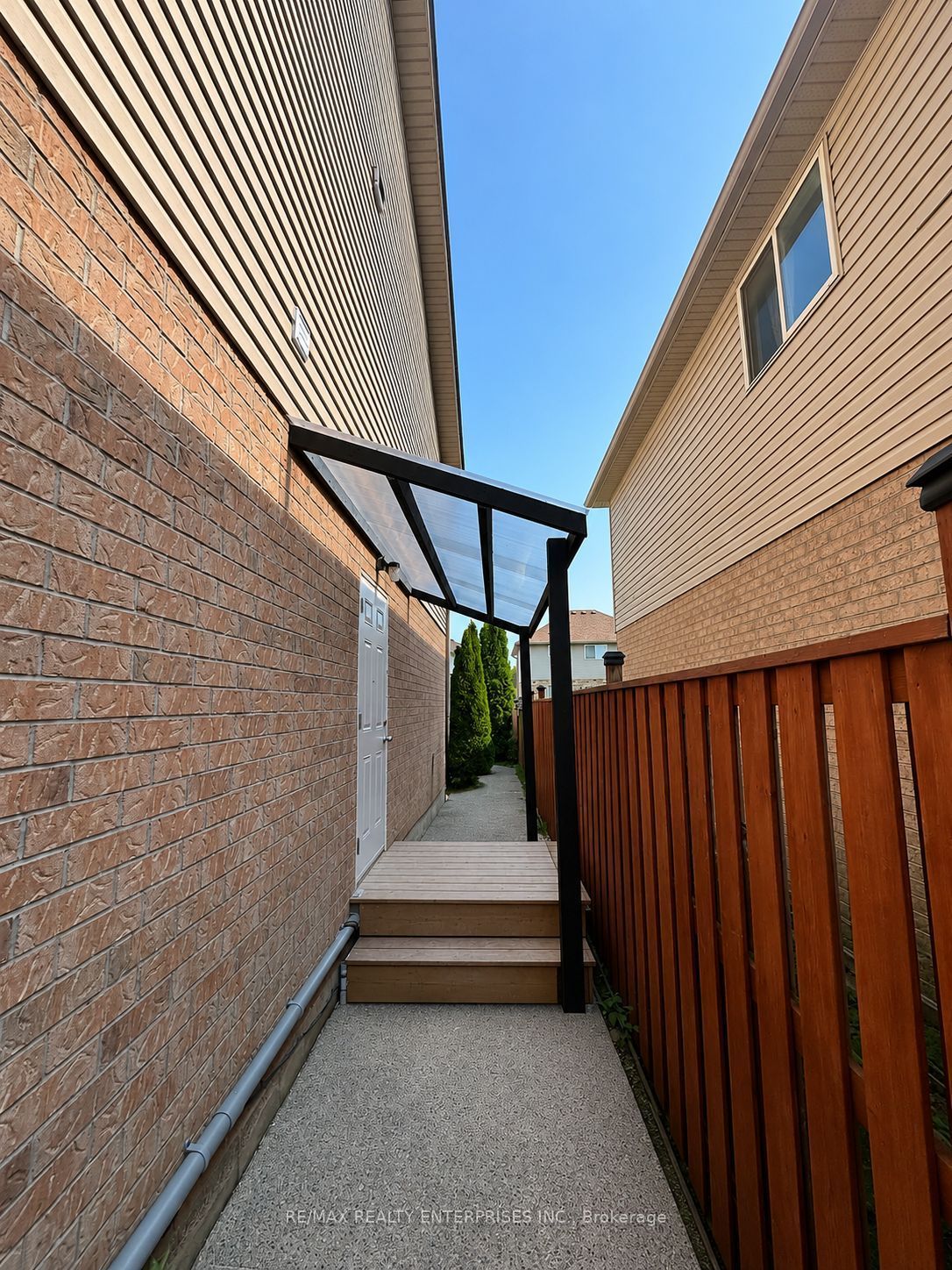 154 Thames Way Basement Property Photo 7