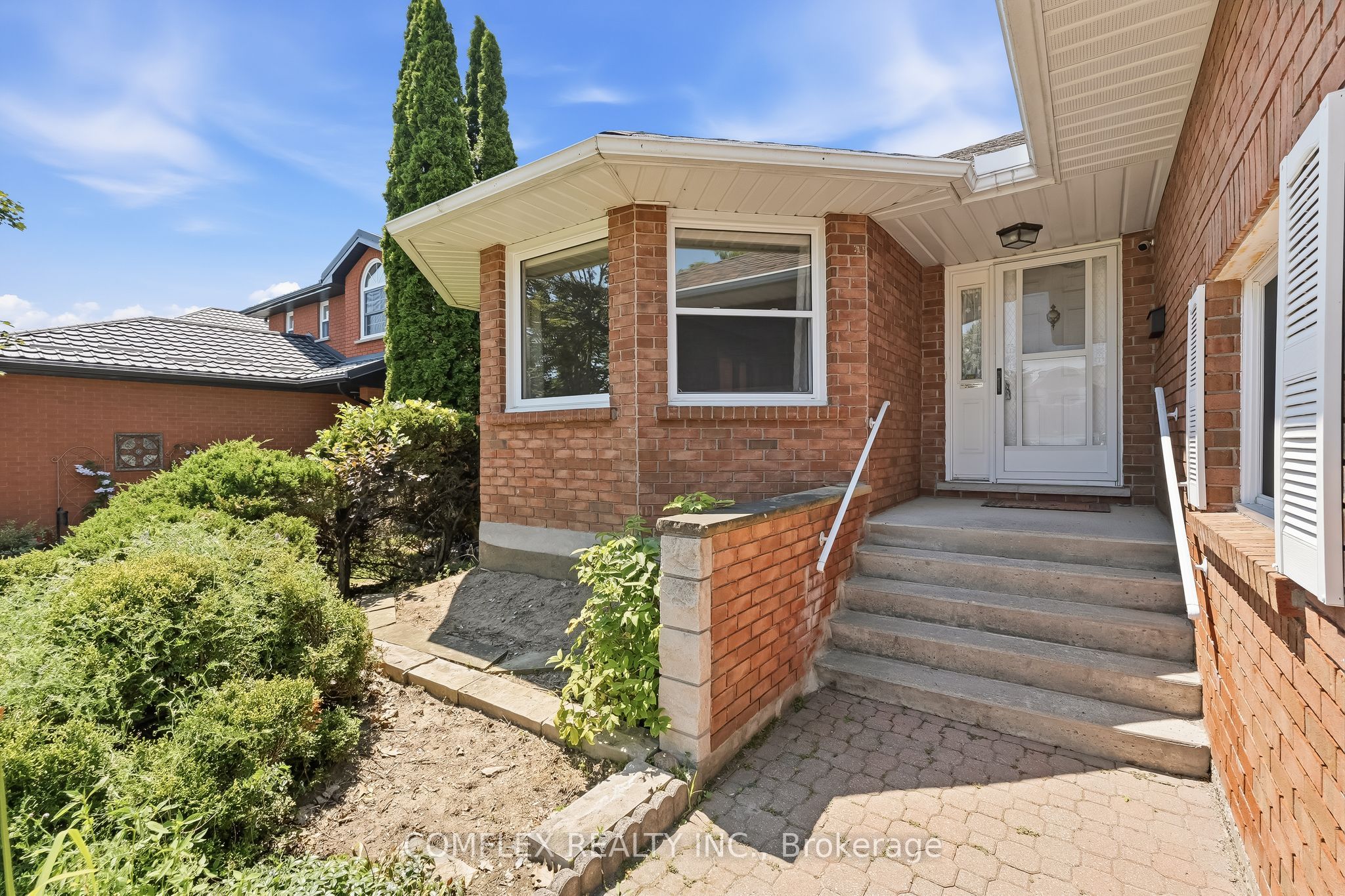 3157 Westridge Boulevard Property Photo 4