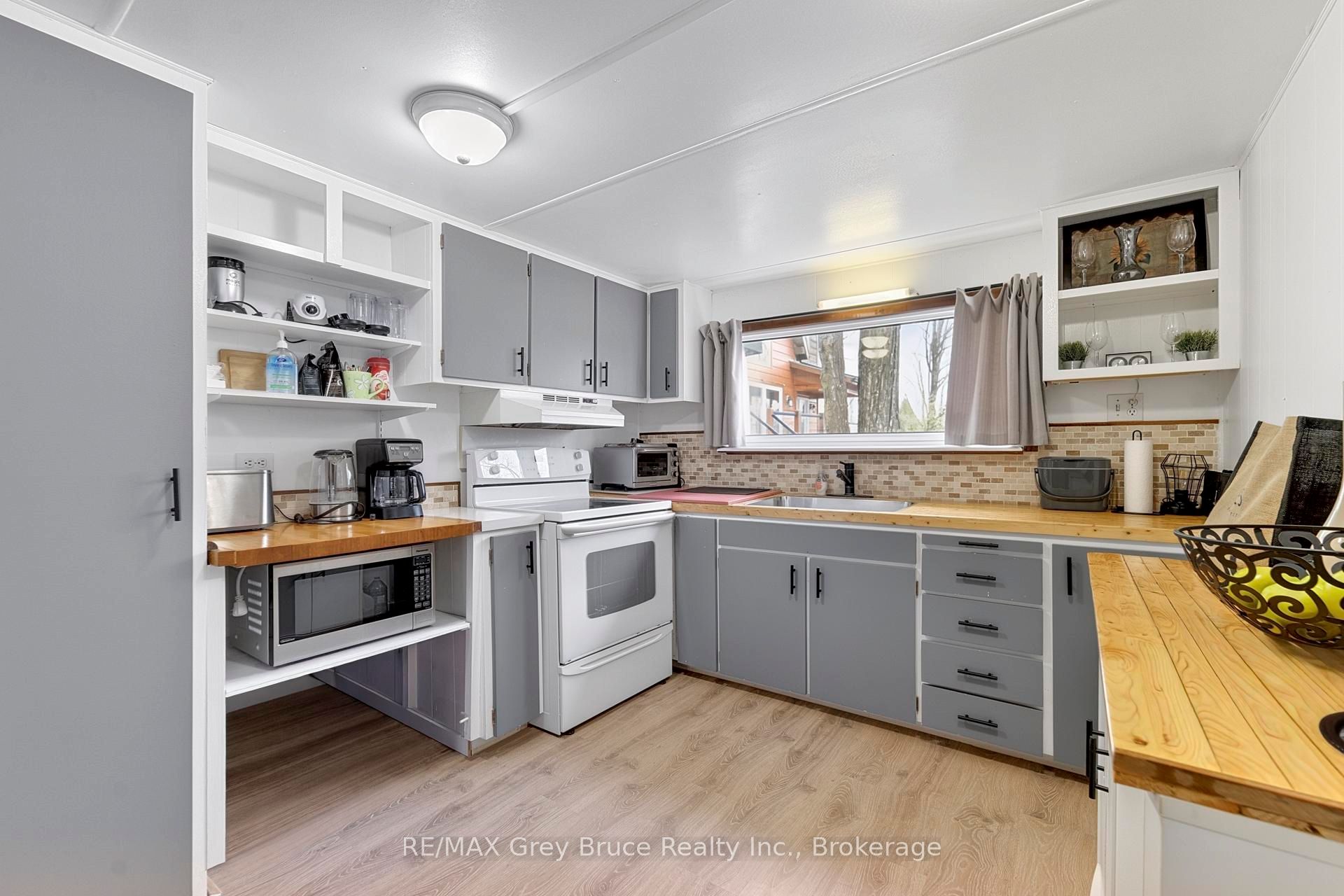 124 Stanley Drive Property Photo 12