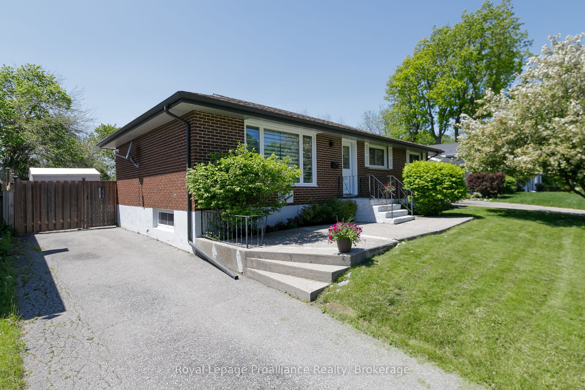 112 Prospect Hill Property Photo 2