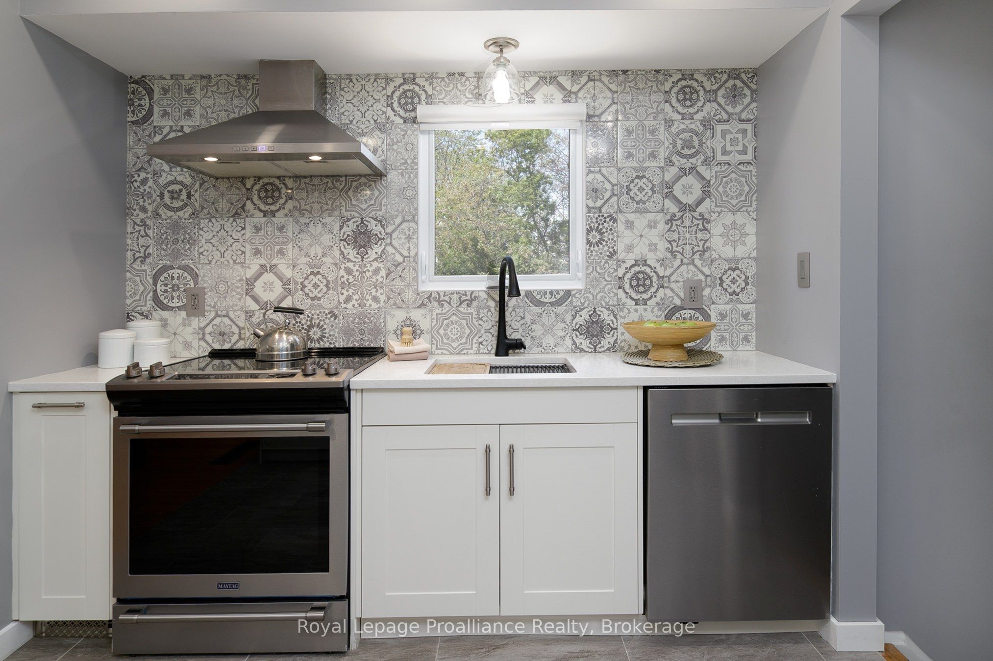 112 Prospect Hill Property Photo 11