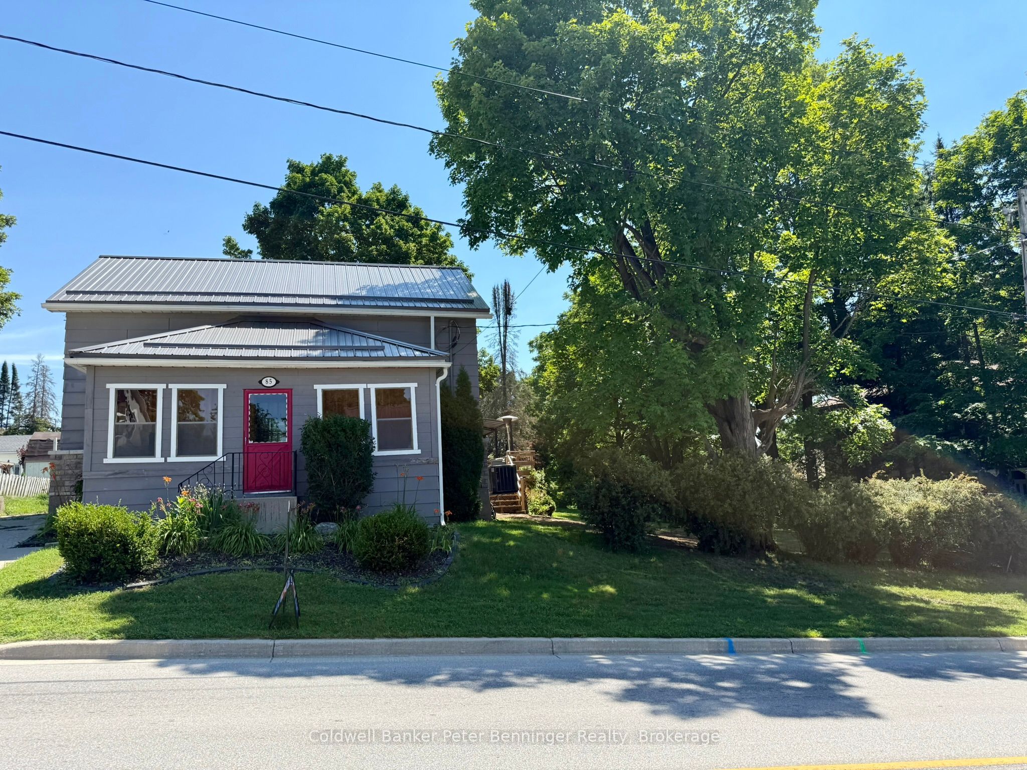 85 1st Avenue N Property Photo 1