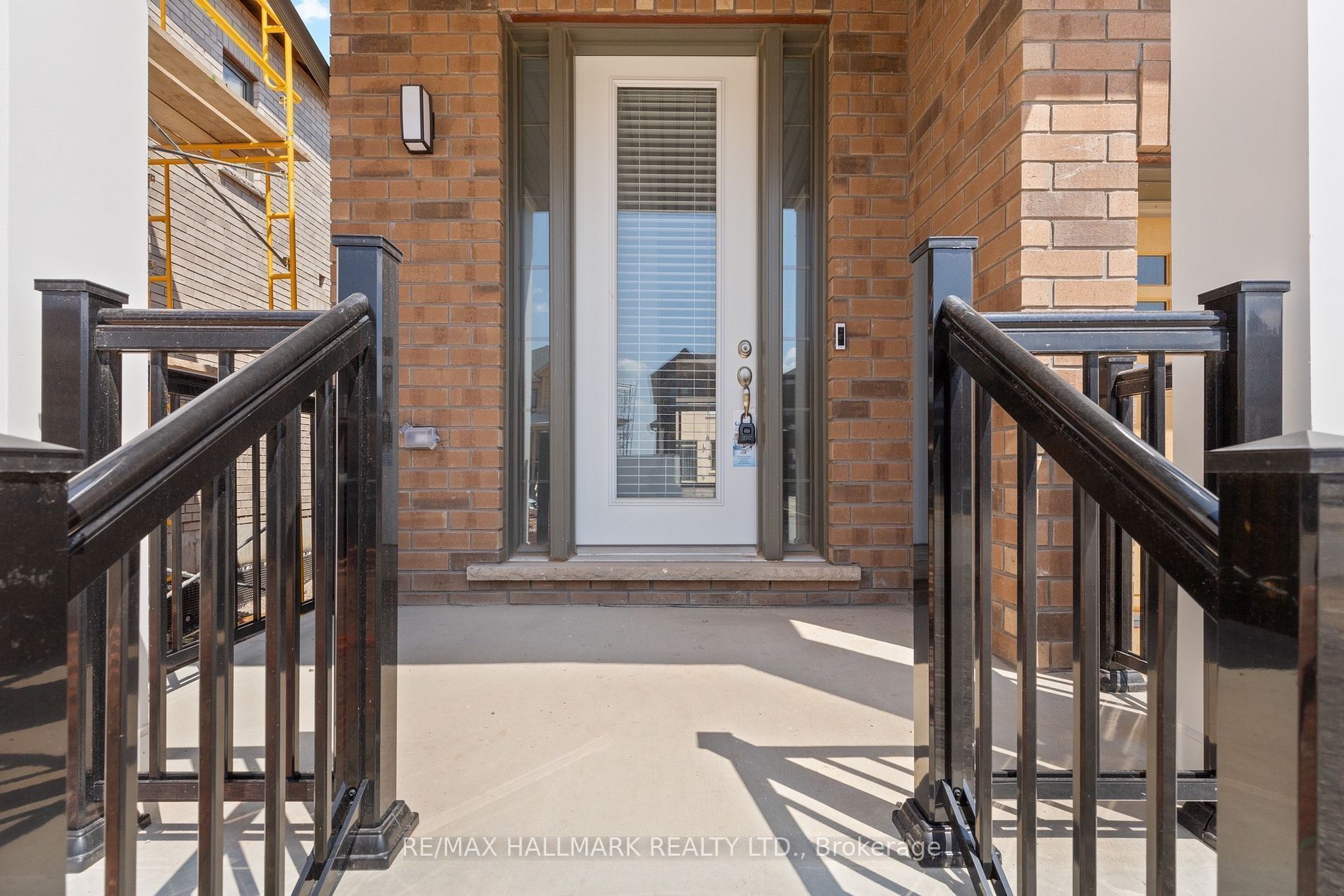 16 Crossmore Crescent Property Photo 2