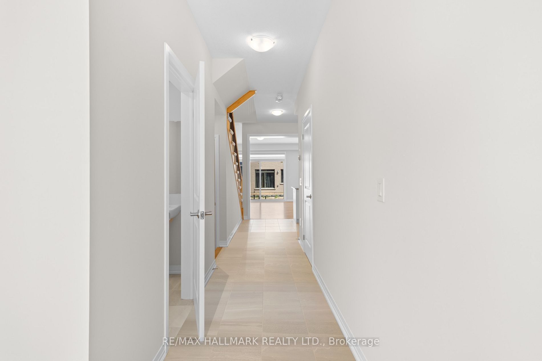 16 Crossmore Crescent Property Photo 4