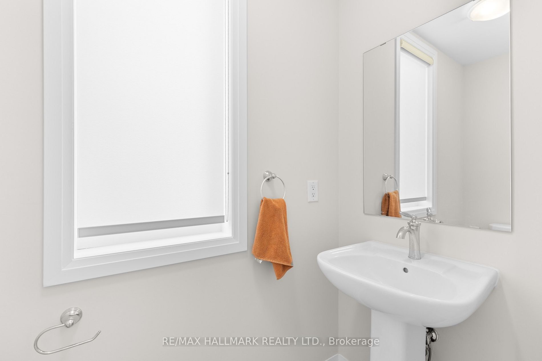 16 Crossmore Crescent Property Photo 5