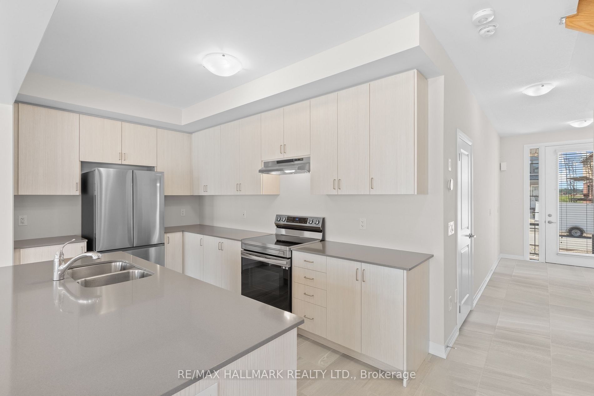 16 Crossmore Crescent Property Photo 9