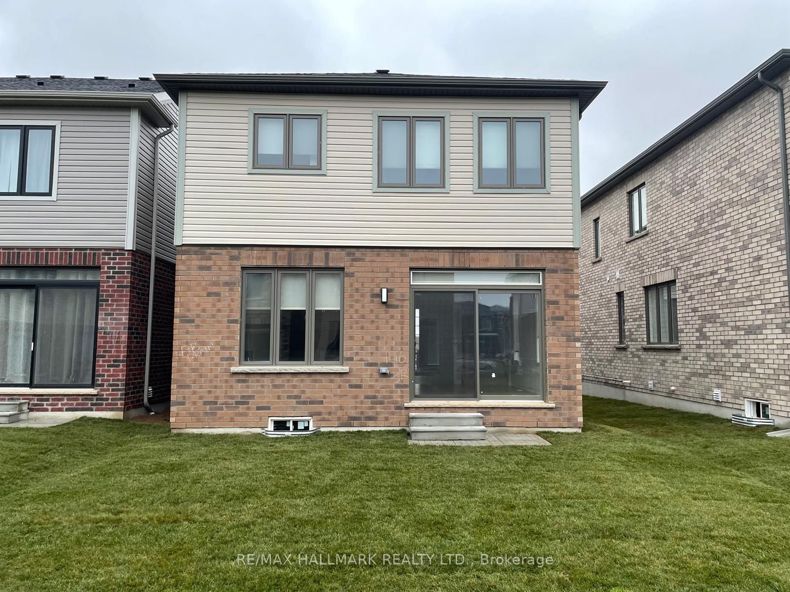 16 Crossmore Crescent Property Photo 22