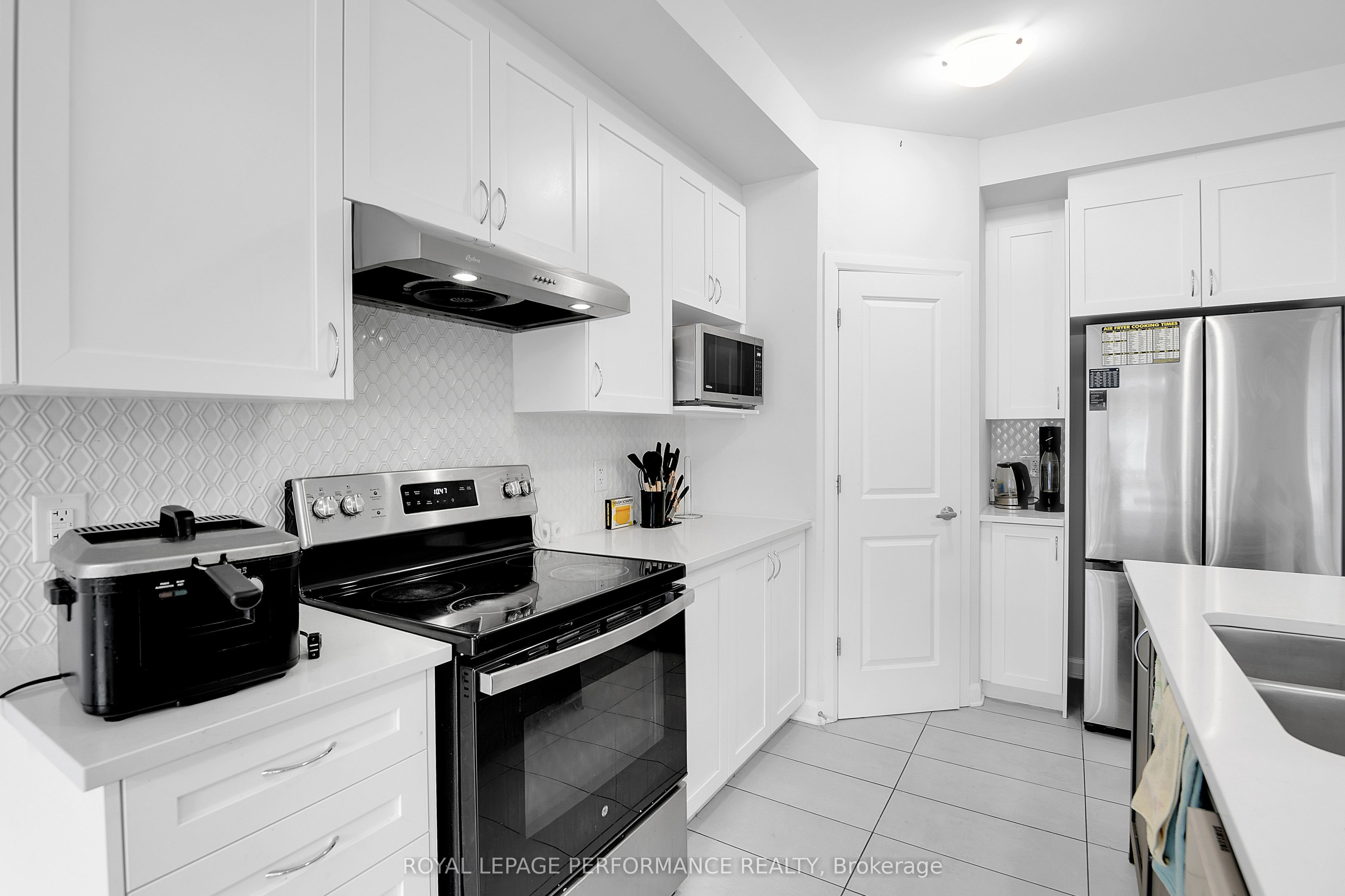 631 Idyllic Terrace Property Photo 6