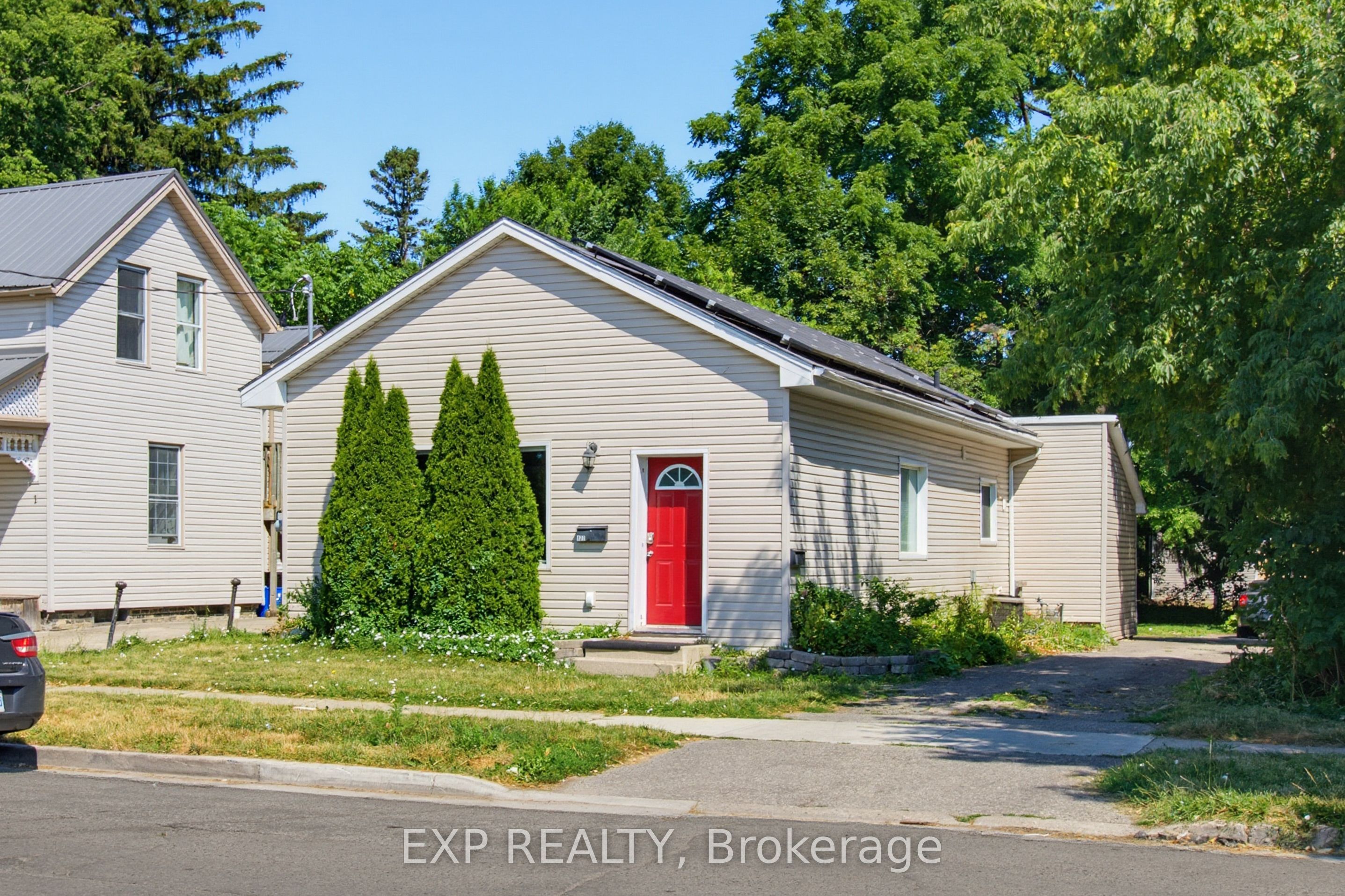 121 Mount Pleasant Avenue Property Photo 1