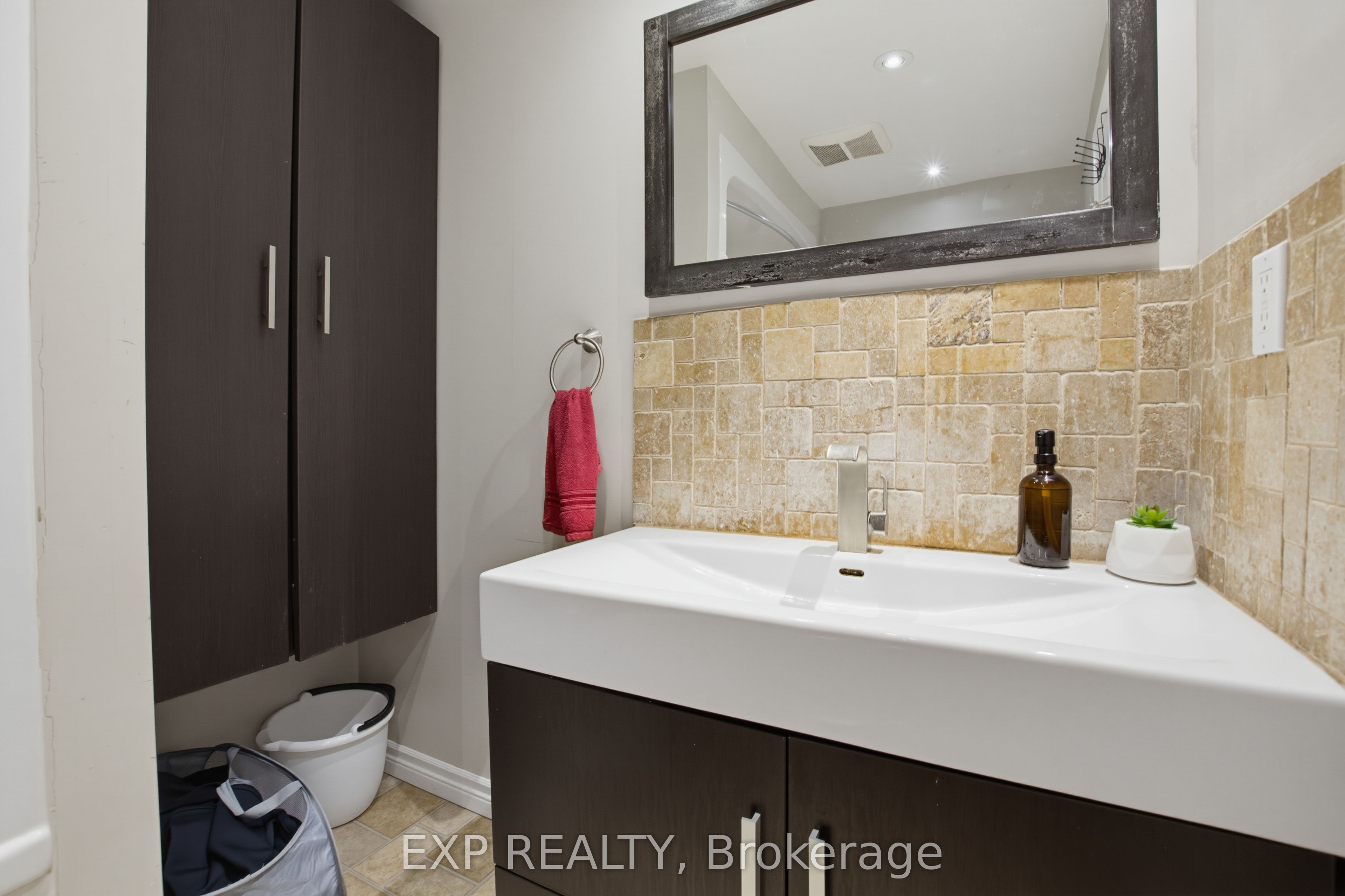 121 Mount Pleasant Avenue Property Photo 13