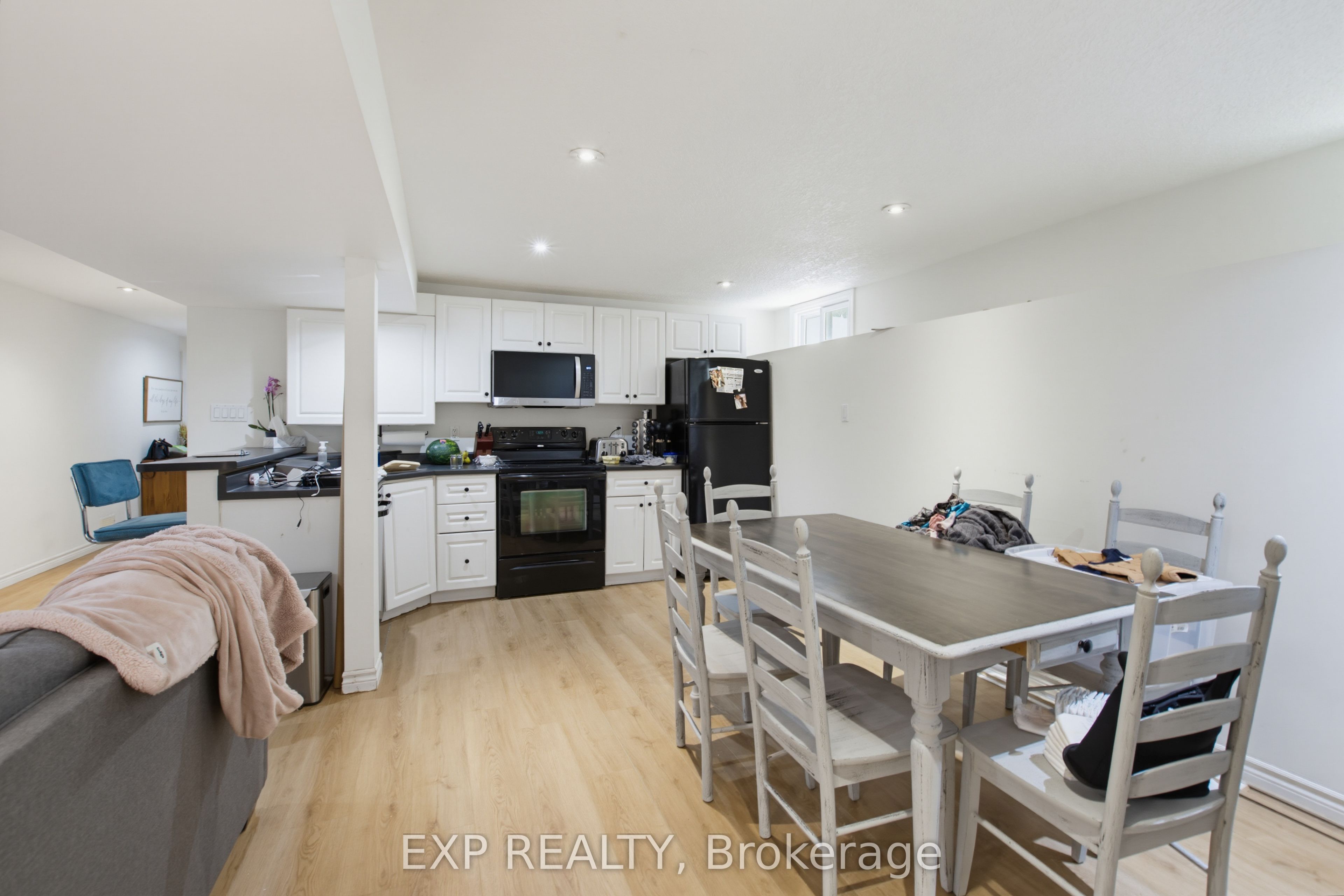 121 Mount Pleasant Avenue Property Photo 32