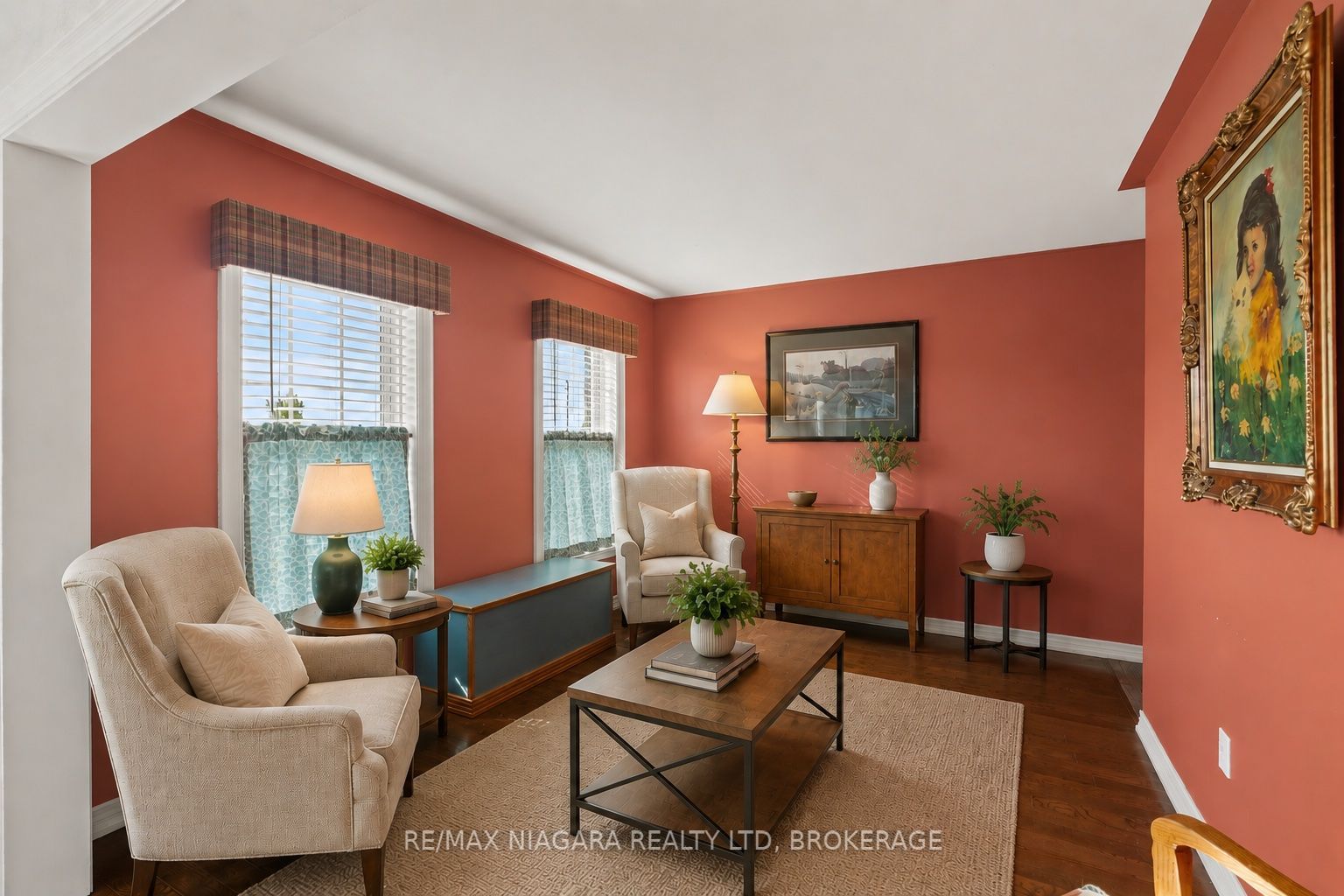 374 Niagara Stone Road Property Photo 9