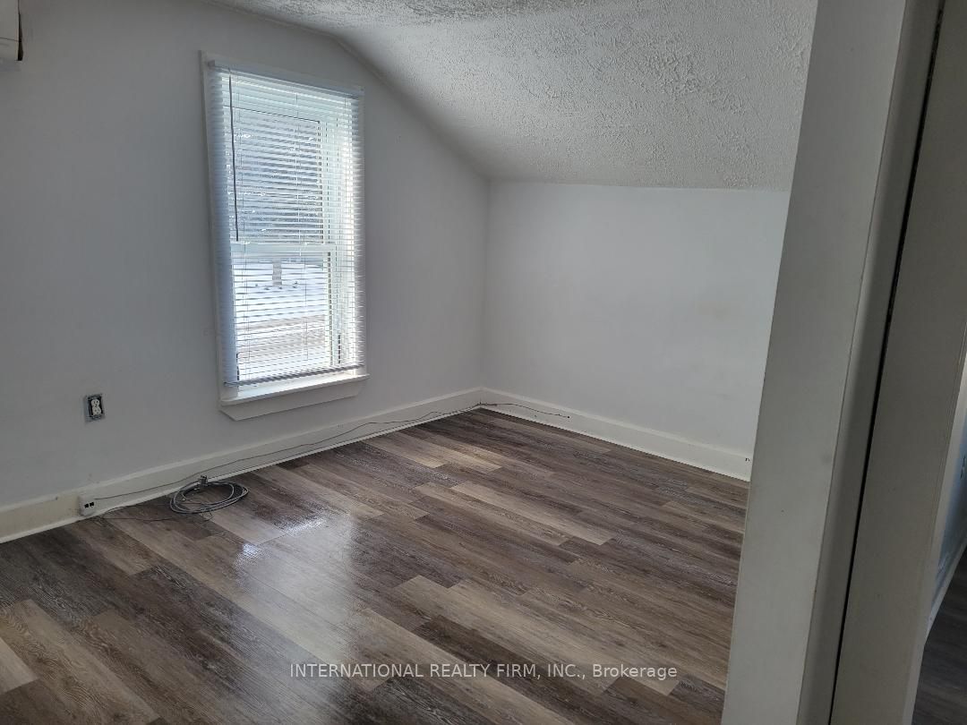 113 Trafalgar Road Property Photo 2