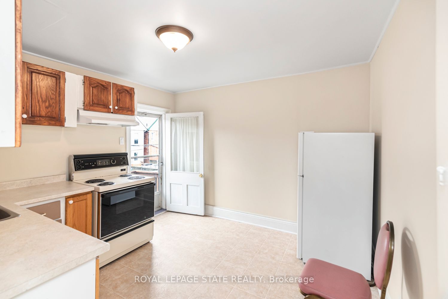 44 Arthur Avenue N Property Photo 24