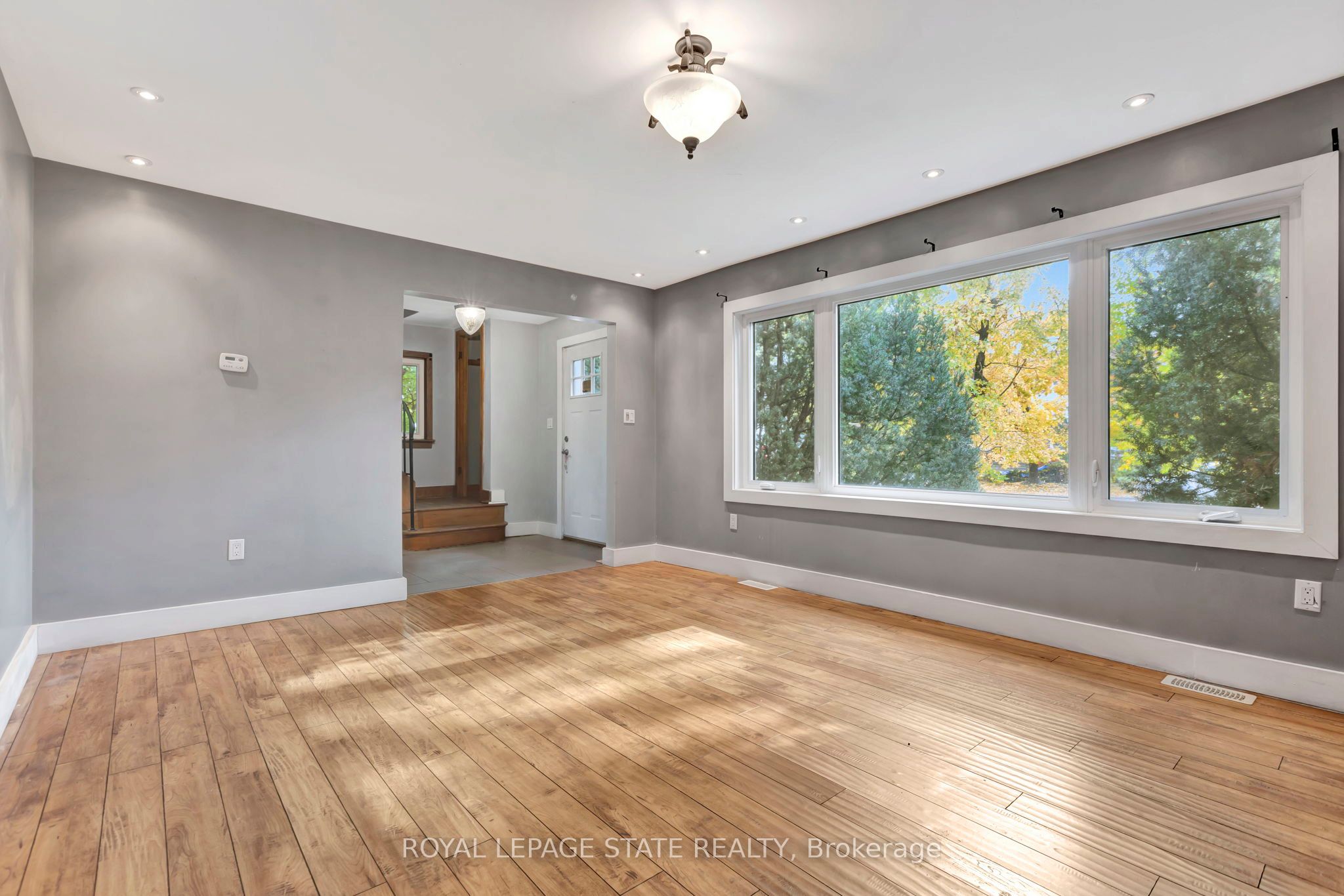 121 King Street E Property Photo 12