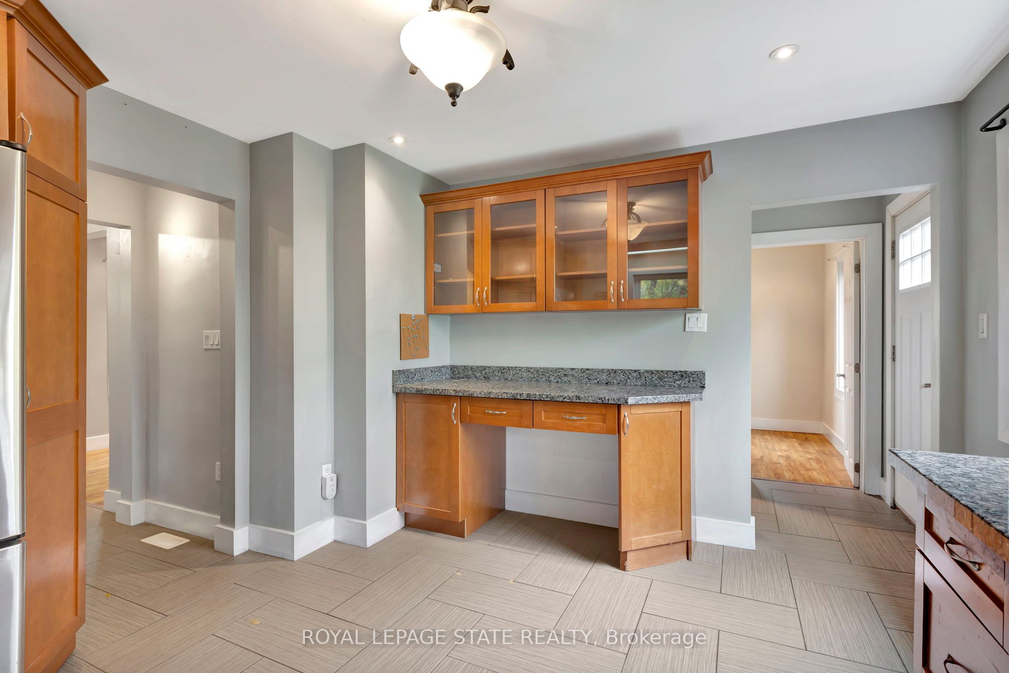121 King Street E Property Photo 15