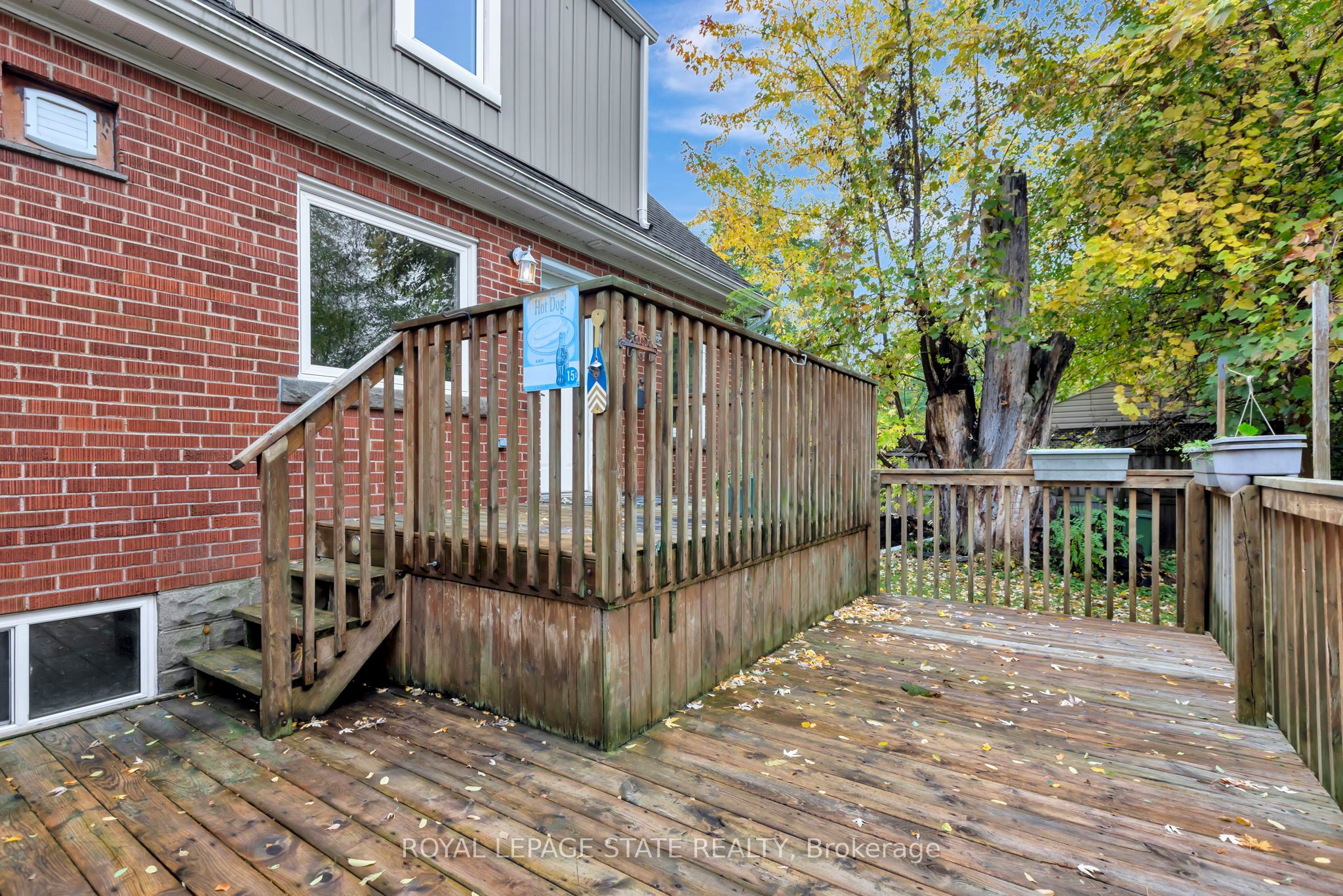 121 King Street E Property Photo 25