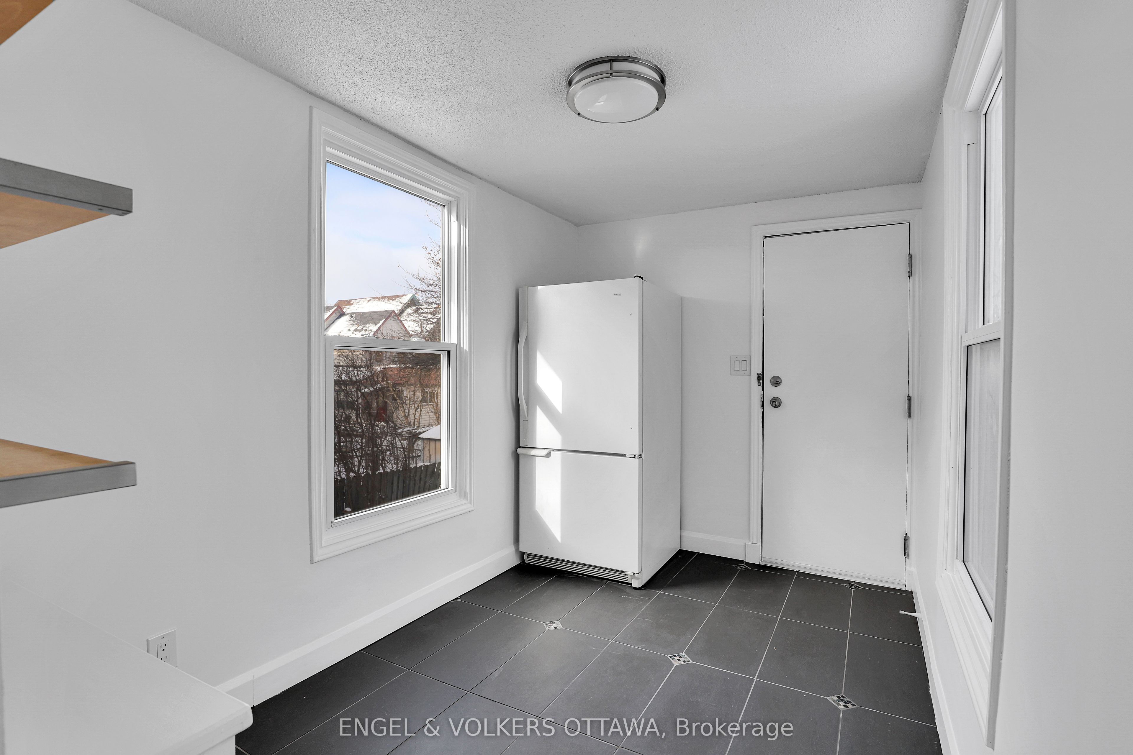 491 Mcleod Street Property Photo 17