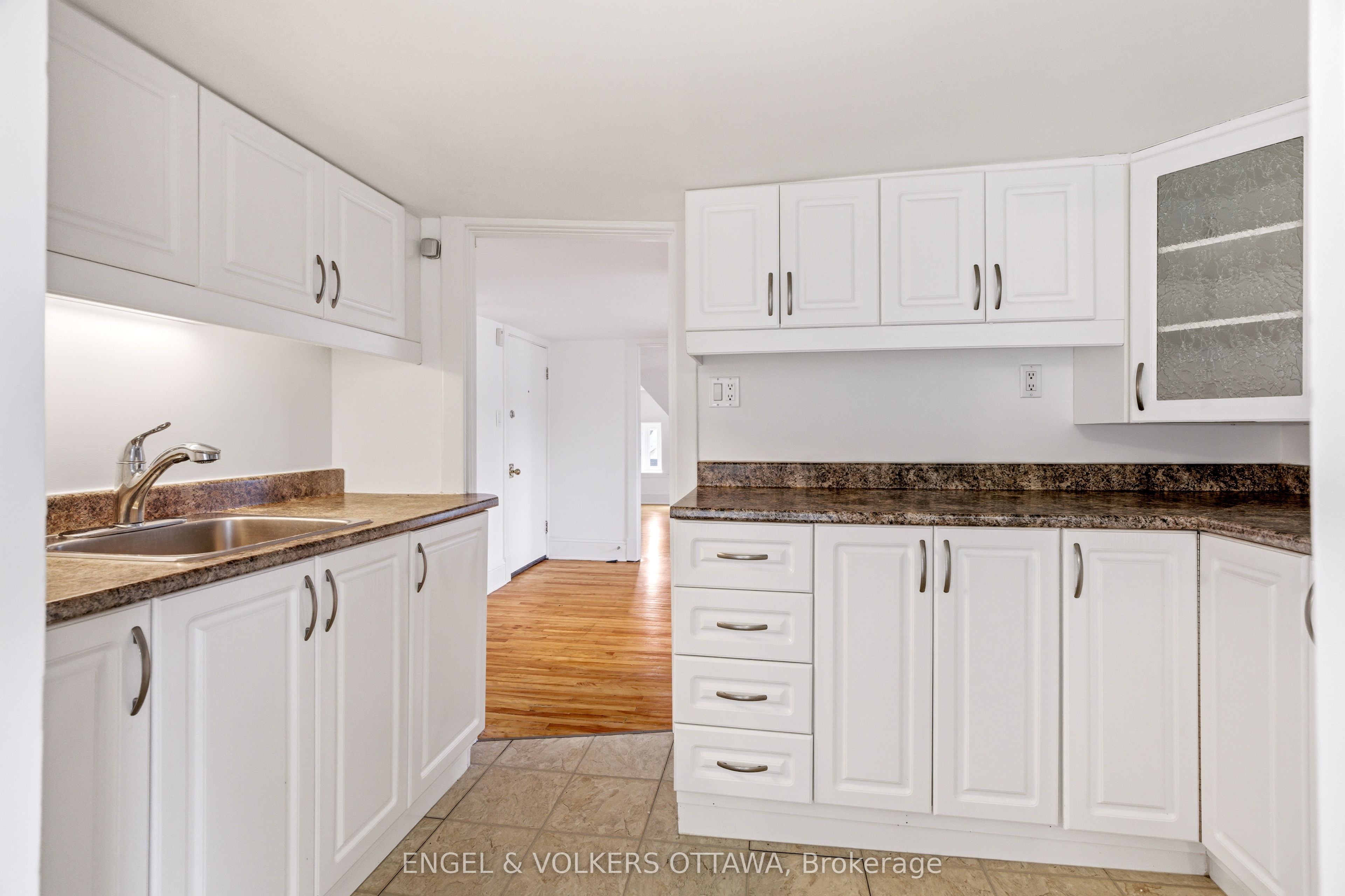 491 Mcleod Street Property Photo 23