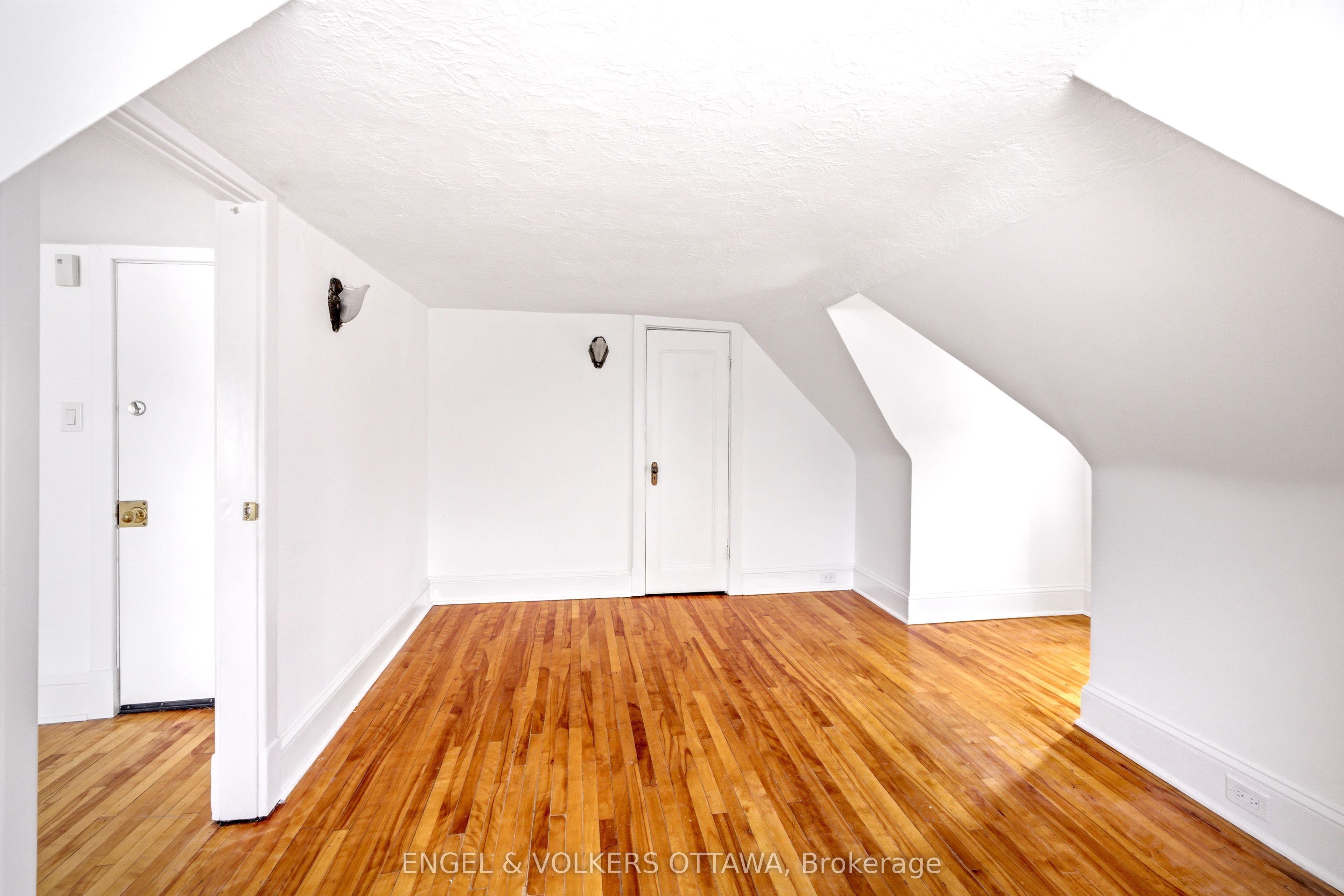 491 Mcleod Street Property Photo 26