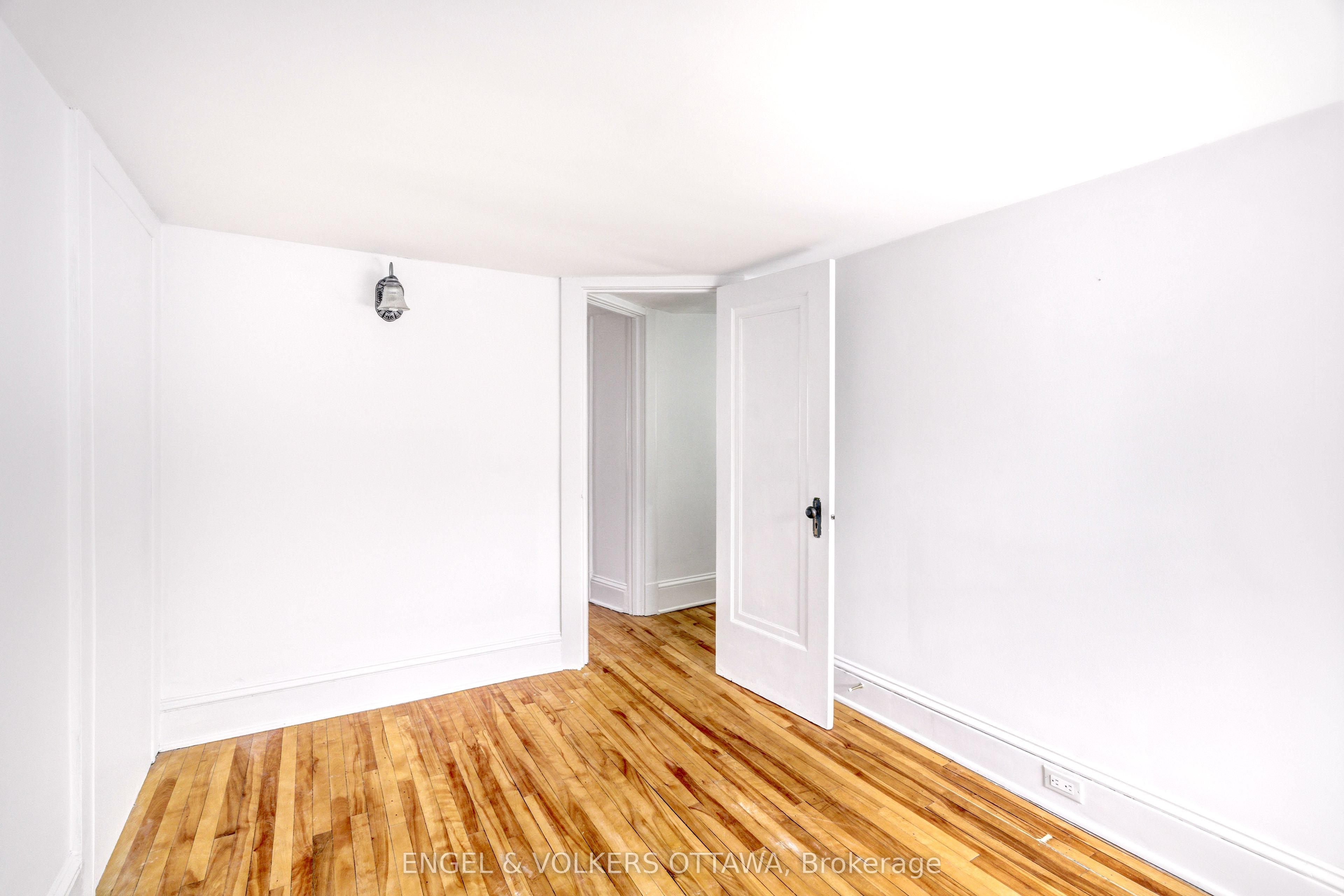 491 Mcleod Street Property Photo 31