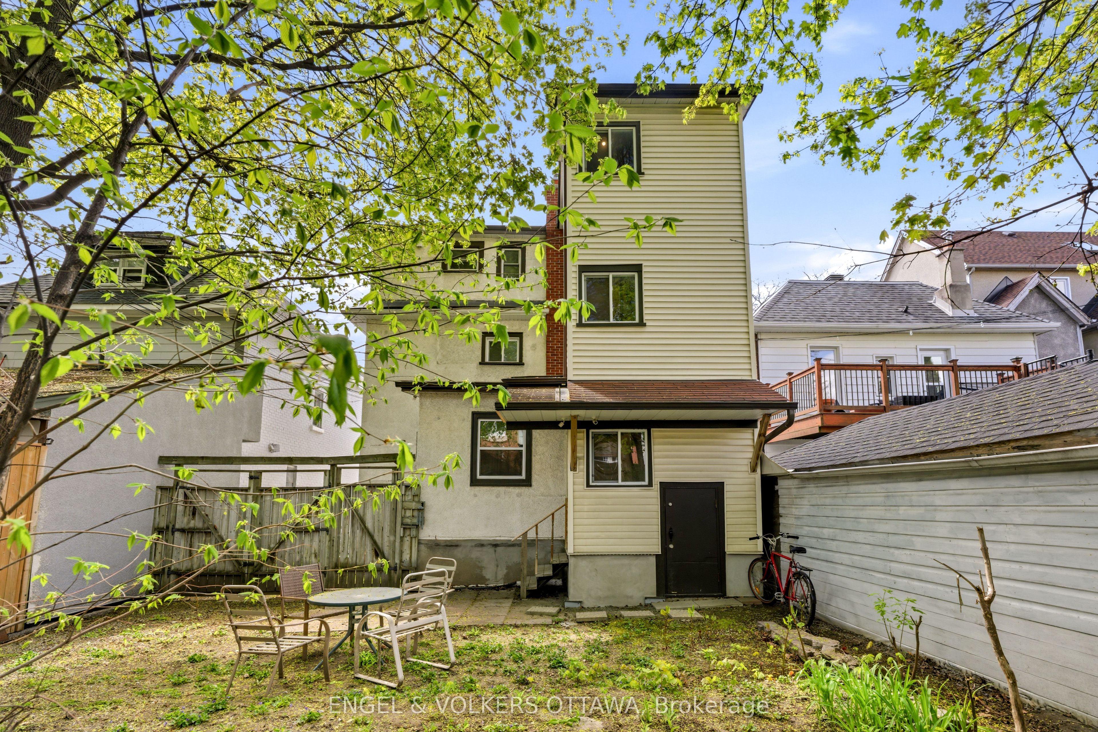 491 Mcleod Street Property Photo 38