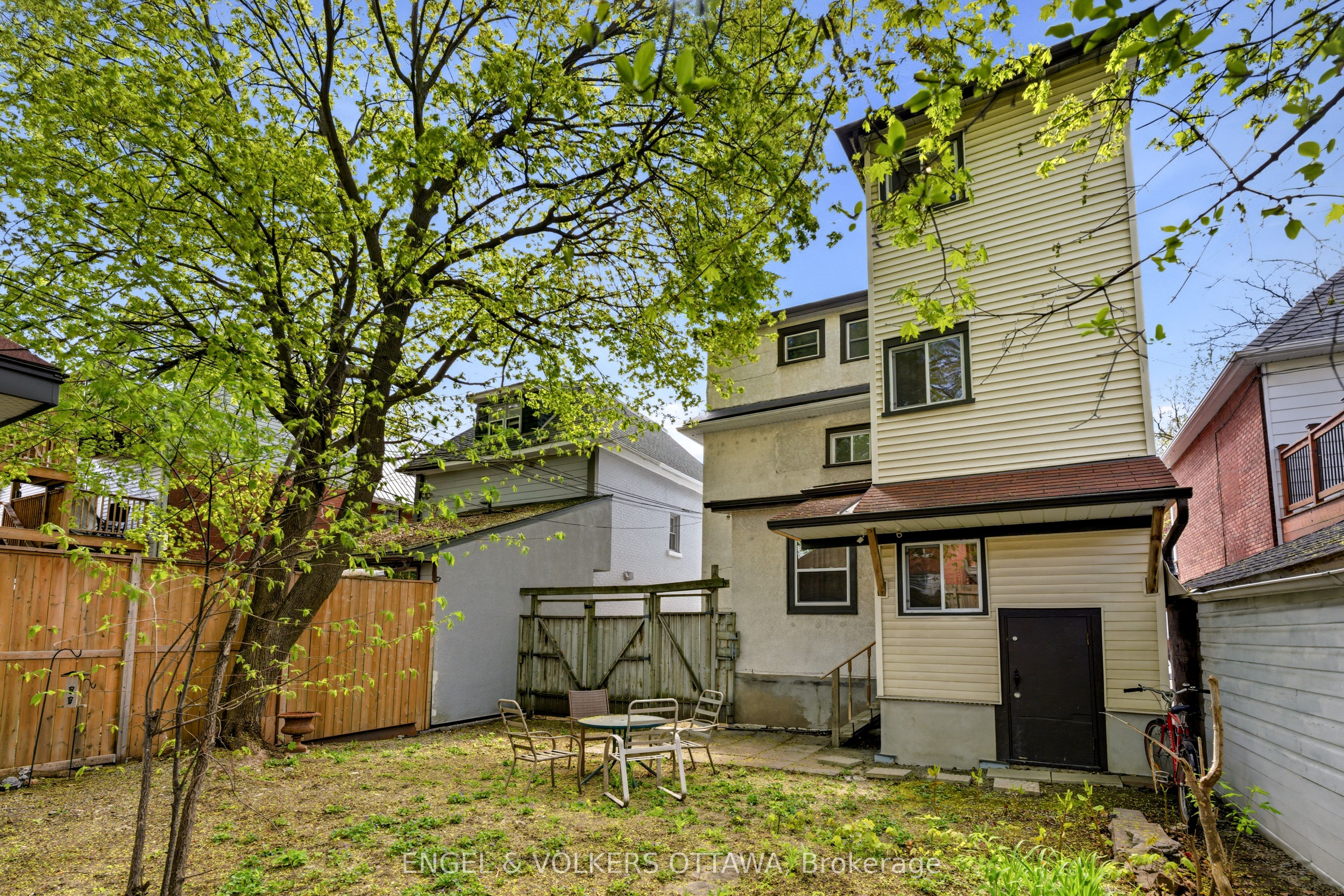 491 Mcleod Street Property Photo 39