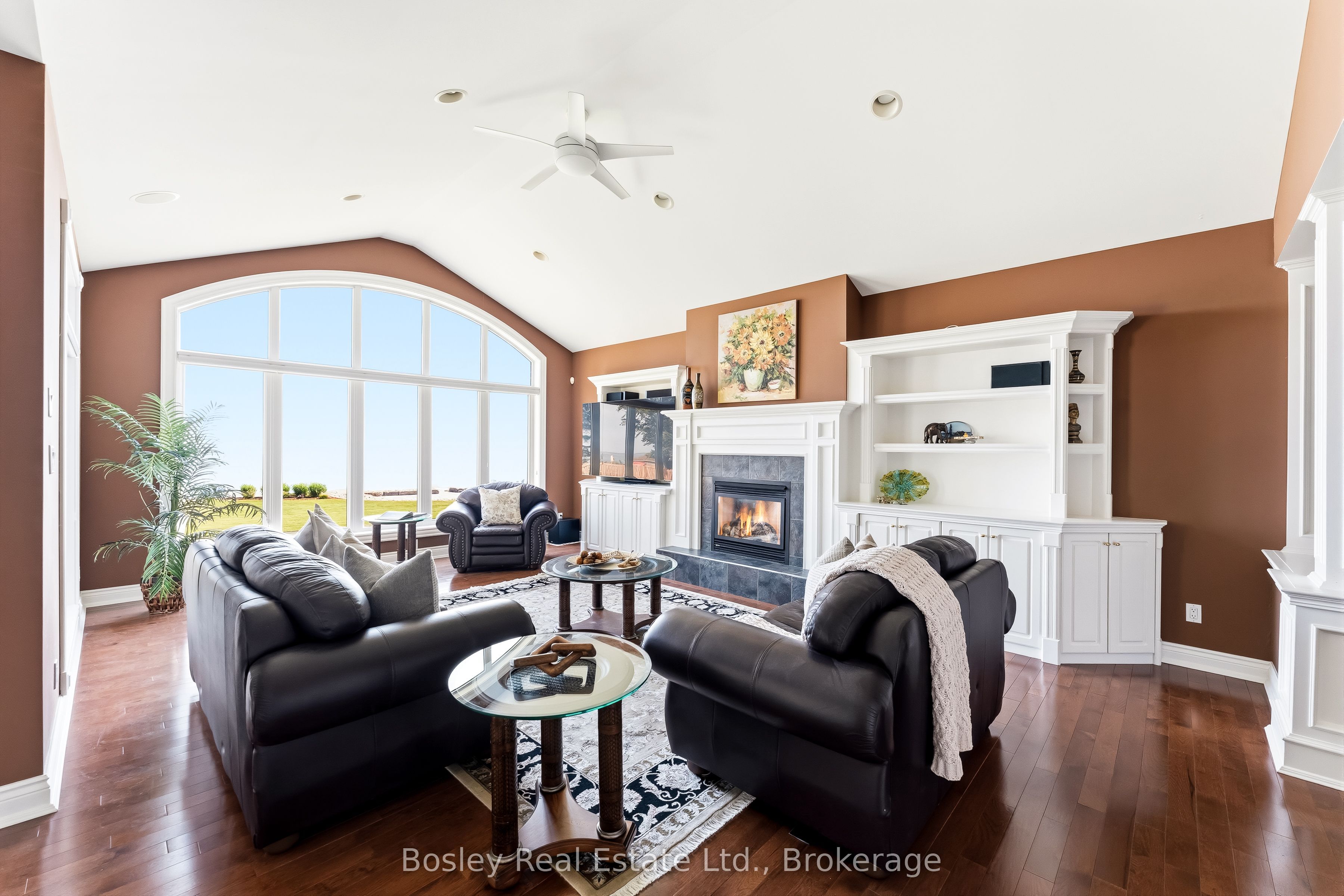 353 Lakeshore Road Property Photo 9