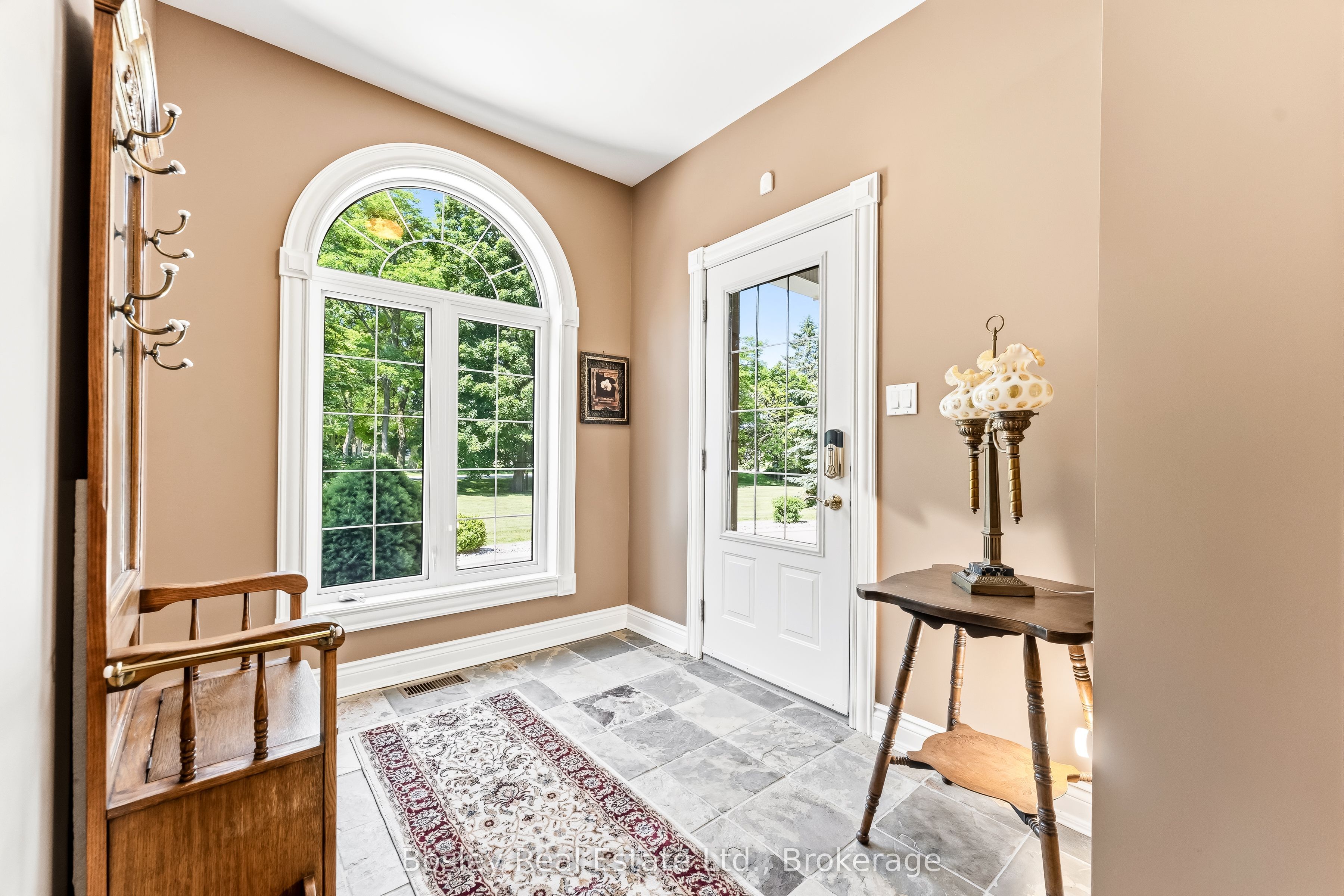 353 Lakeshore Road Property Photo 19