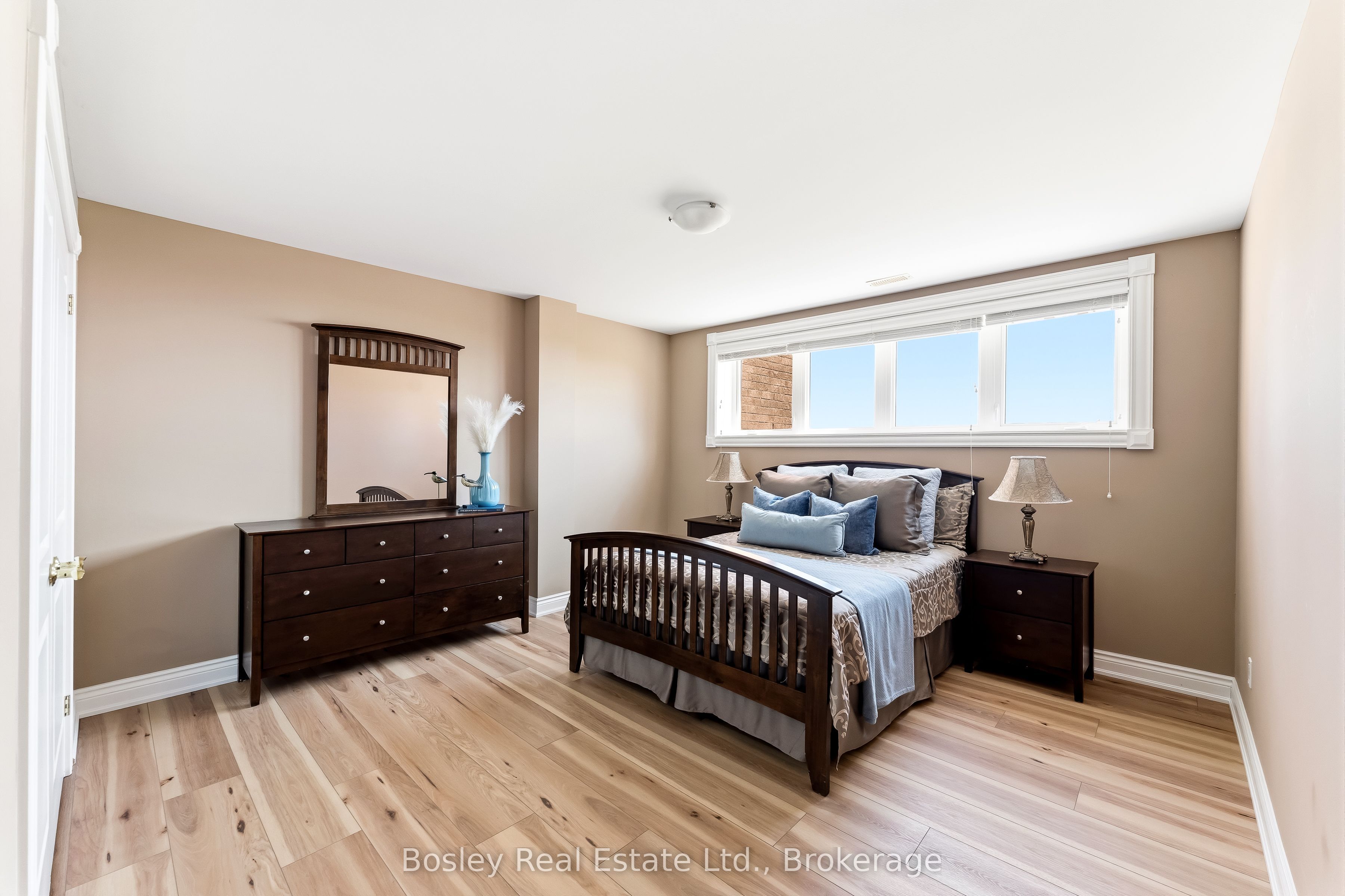 353 Lakeshore Road Property Photo 31